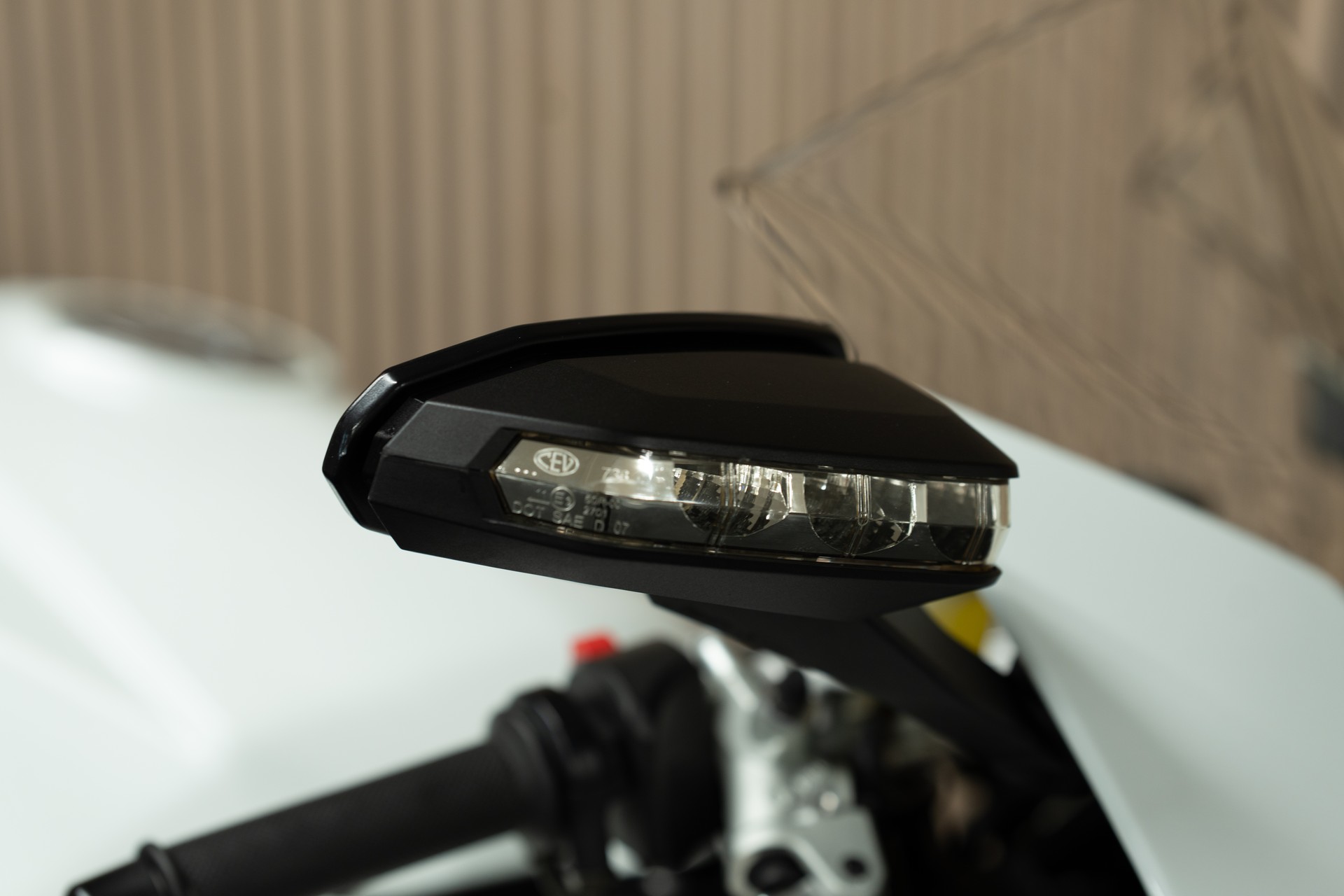 KTM 1190 RC8-image-7