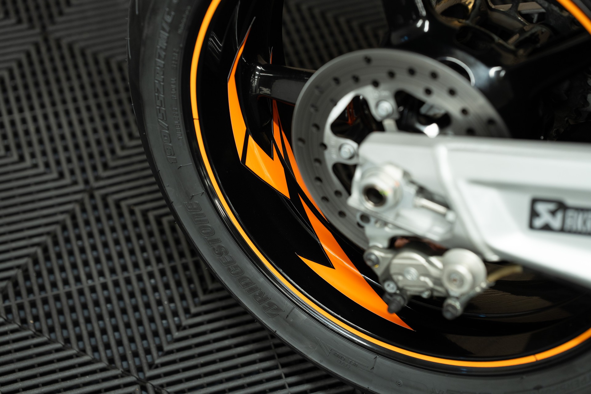 KTM 1190 RC8-image-6