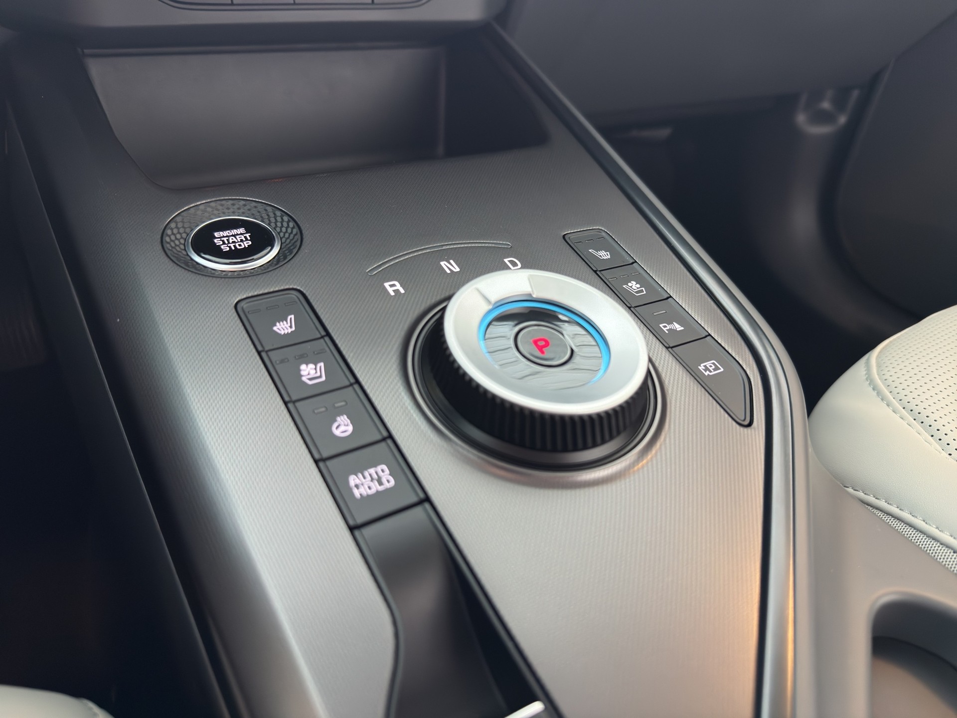 KIA Niro 1.6GDi Hybrid Style DCT-image-13