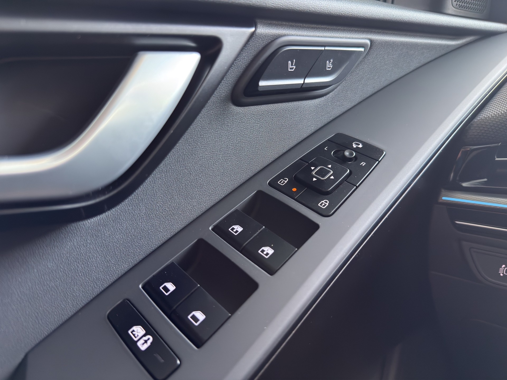 KIA Niro 1.6GDi Hybrid Style DCT-image-14