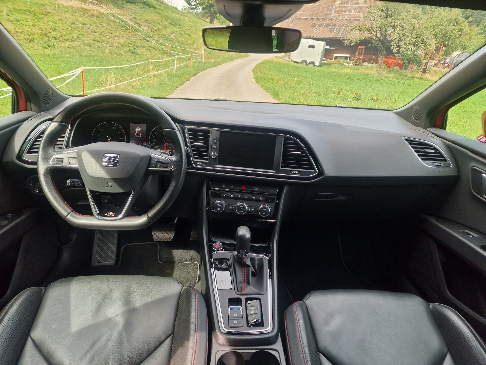 SEAT 1.5 TGI FR DSG Lane Assist-image-6