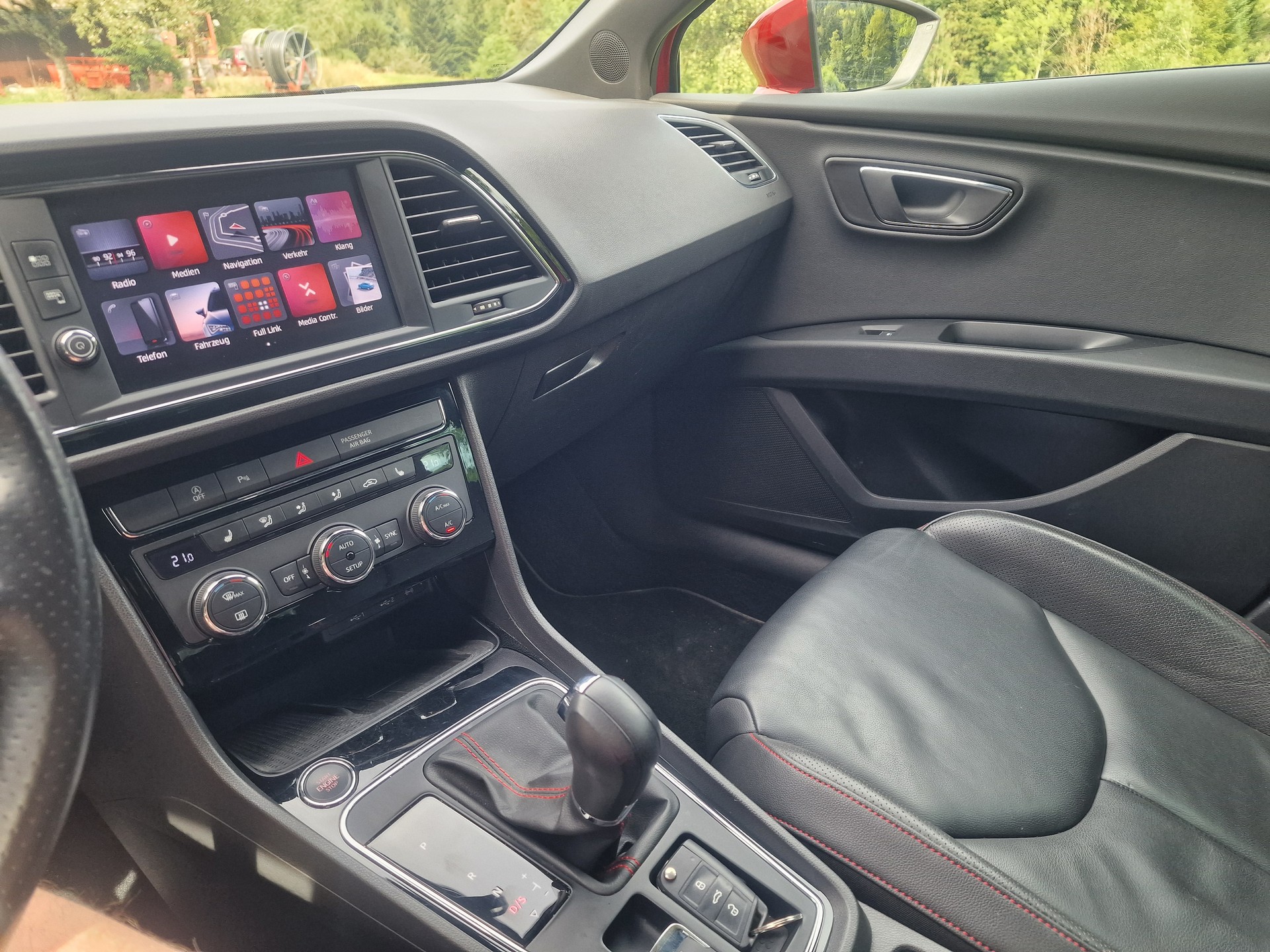 SEAT 1.5 TGI FR DSG Lane Assist-image-7