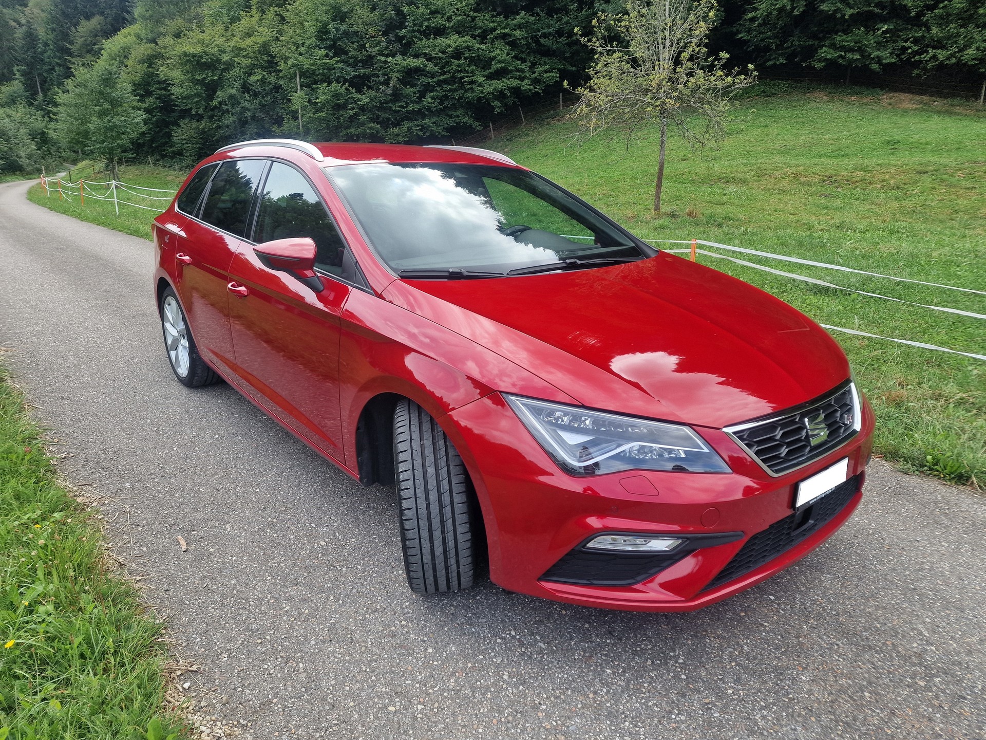 SEAT 1.5 TGI FR DSG Lane Assist-image-2