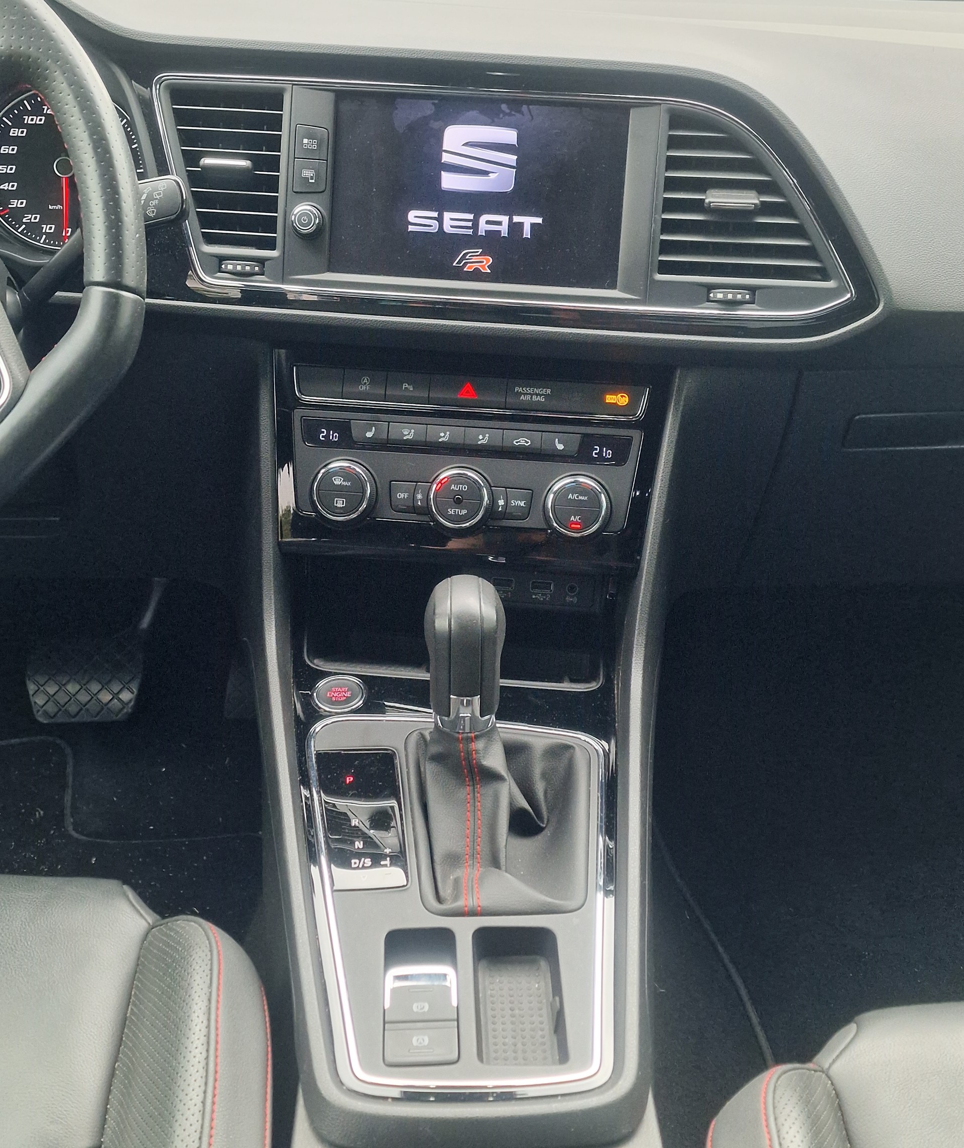 SEAT 1.5 TGI FR DSG Lane Assist-image-8