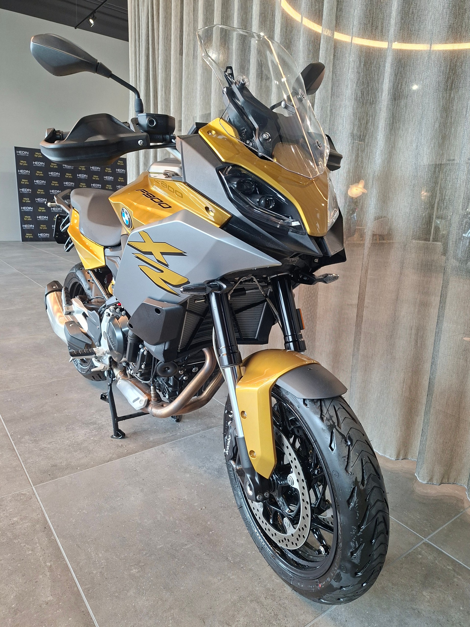 BMW F 900 XR A2 (35kW) ABS-image-1