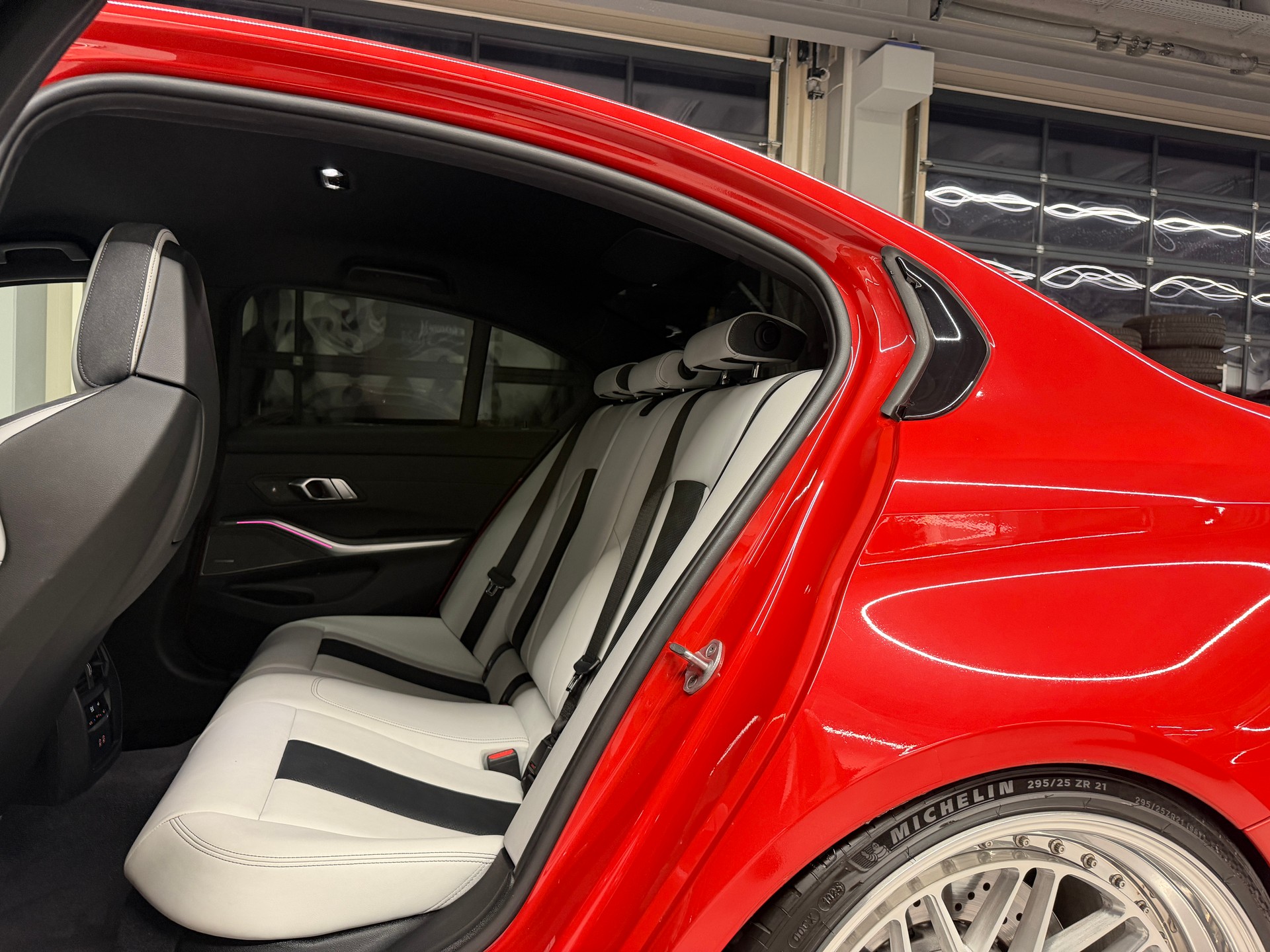 BMW M3 Competition xDrive Toronto Red *BMW Neuwagen Anschlussgarantie bis 27.11.26*-image-26