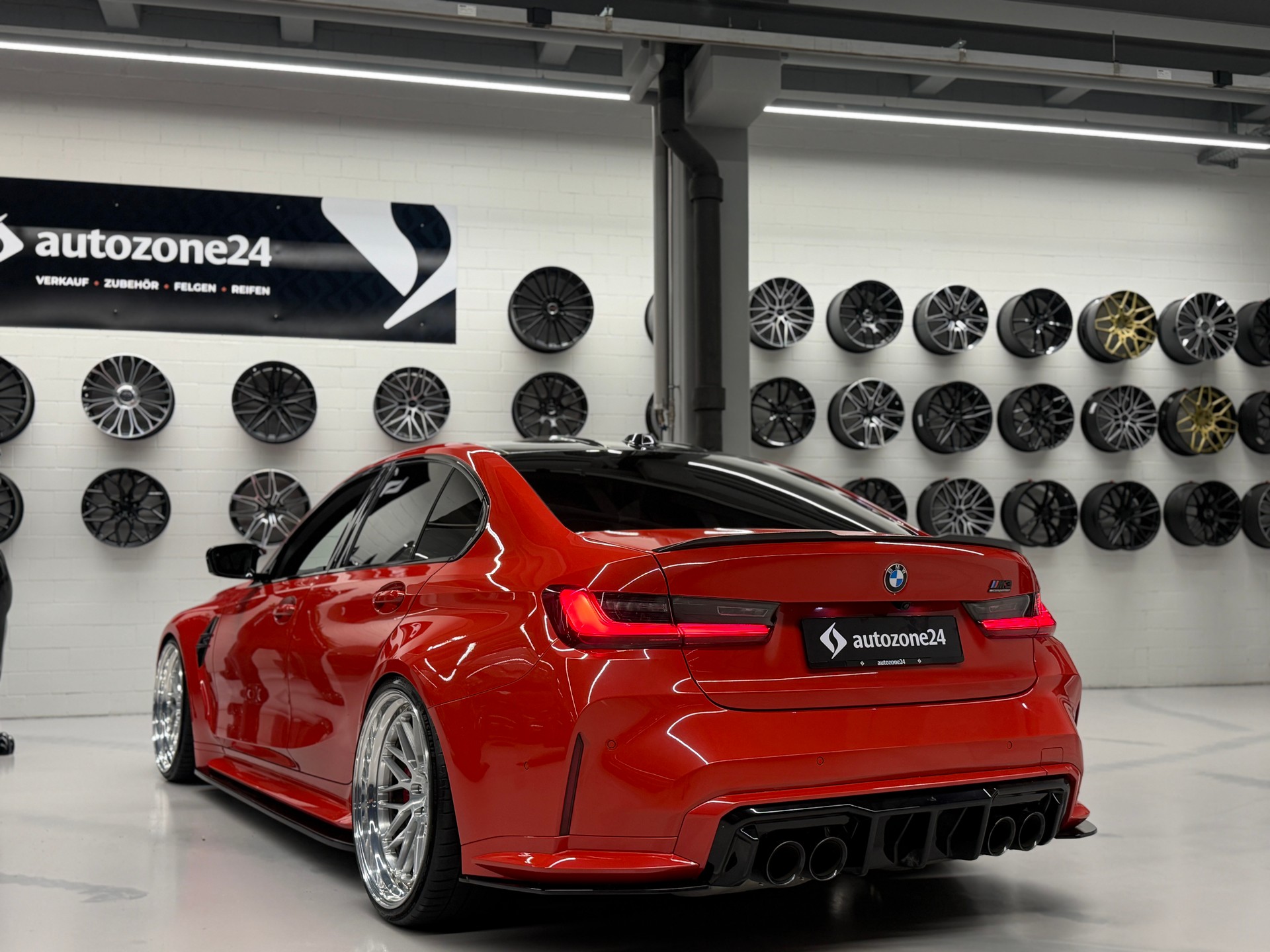 BMW M3 Competition xDrive Toronto Red *BMW Neuwagen Anschlussgarantie bis 27.11.26*-image-10