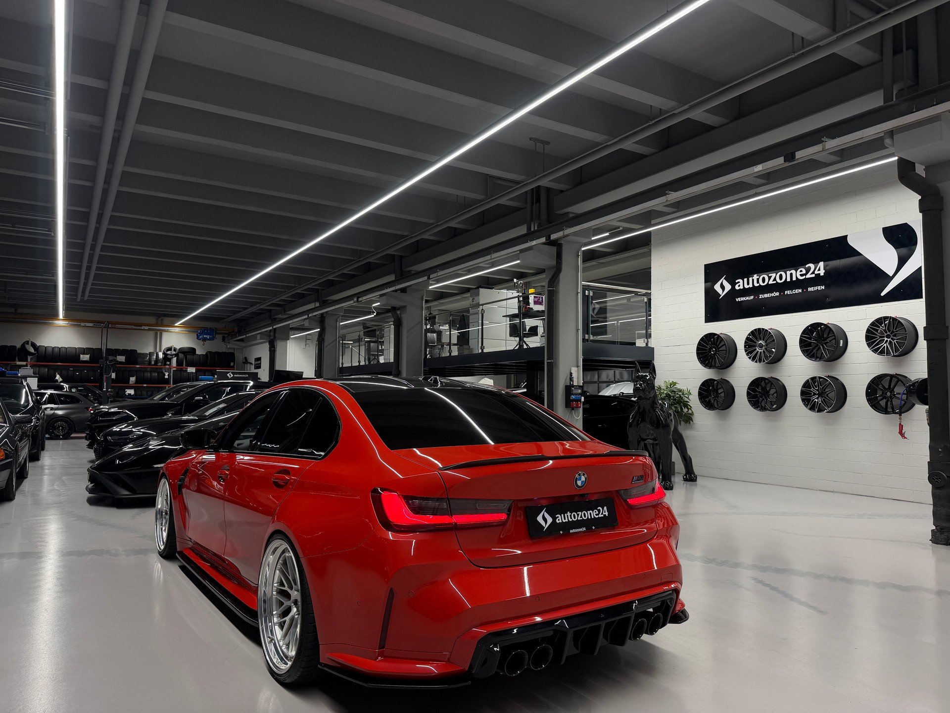 BMW M3 Competition xDrive Toronto Red *BMW Neuwagen Anschlussgarantie bis 27.11.26*-image-14