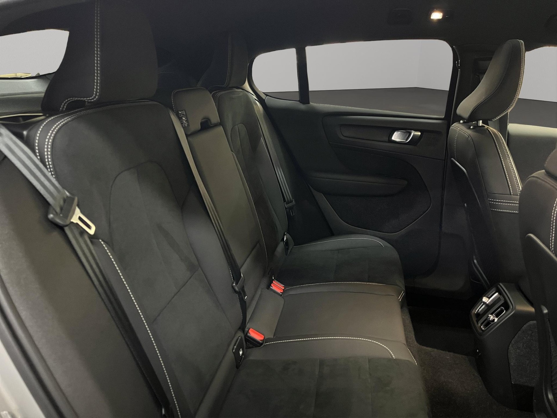 VOLVO C40 P8 Twin Recharge Ultimate AWD-image-13