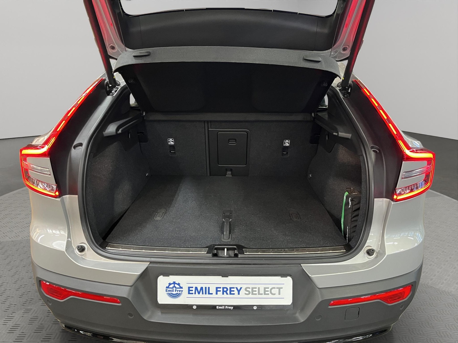 VOLVO C40 P8 Twin Recharge Ultimate AWD-image-14