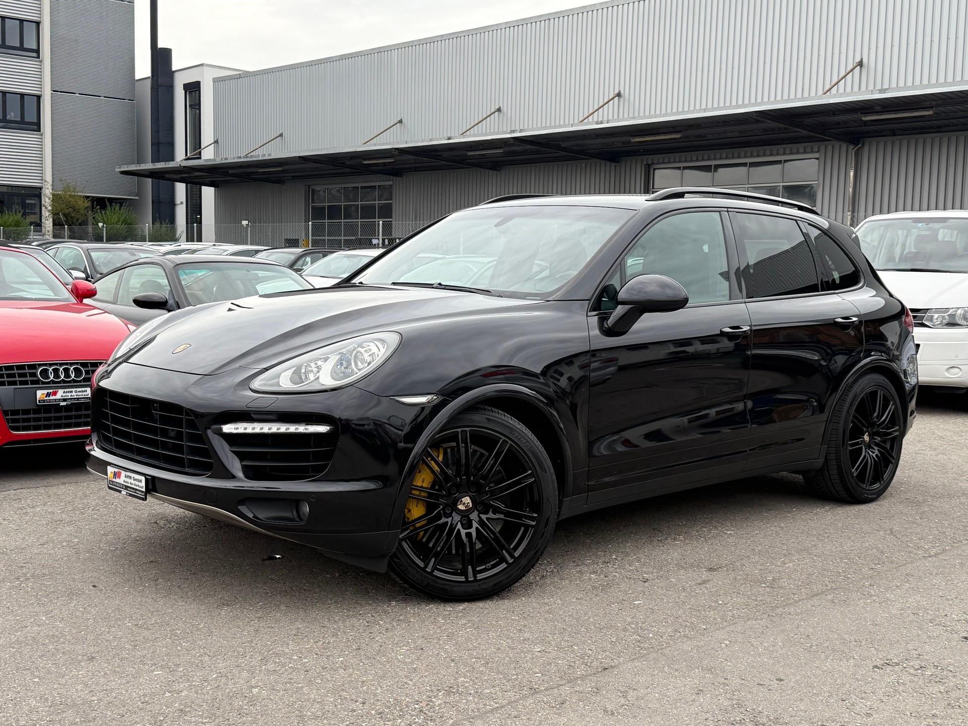PORSCHE Cayenne Turbo / Frisch ab MFK & Service / Keramik Bremsen / Sportplus Felgen / Rückfahrkamera / BOSE Soundsystem