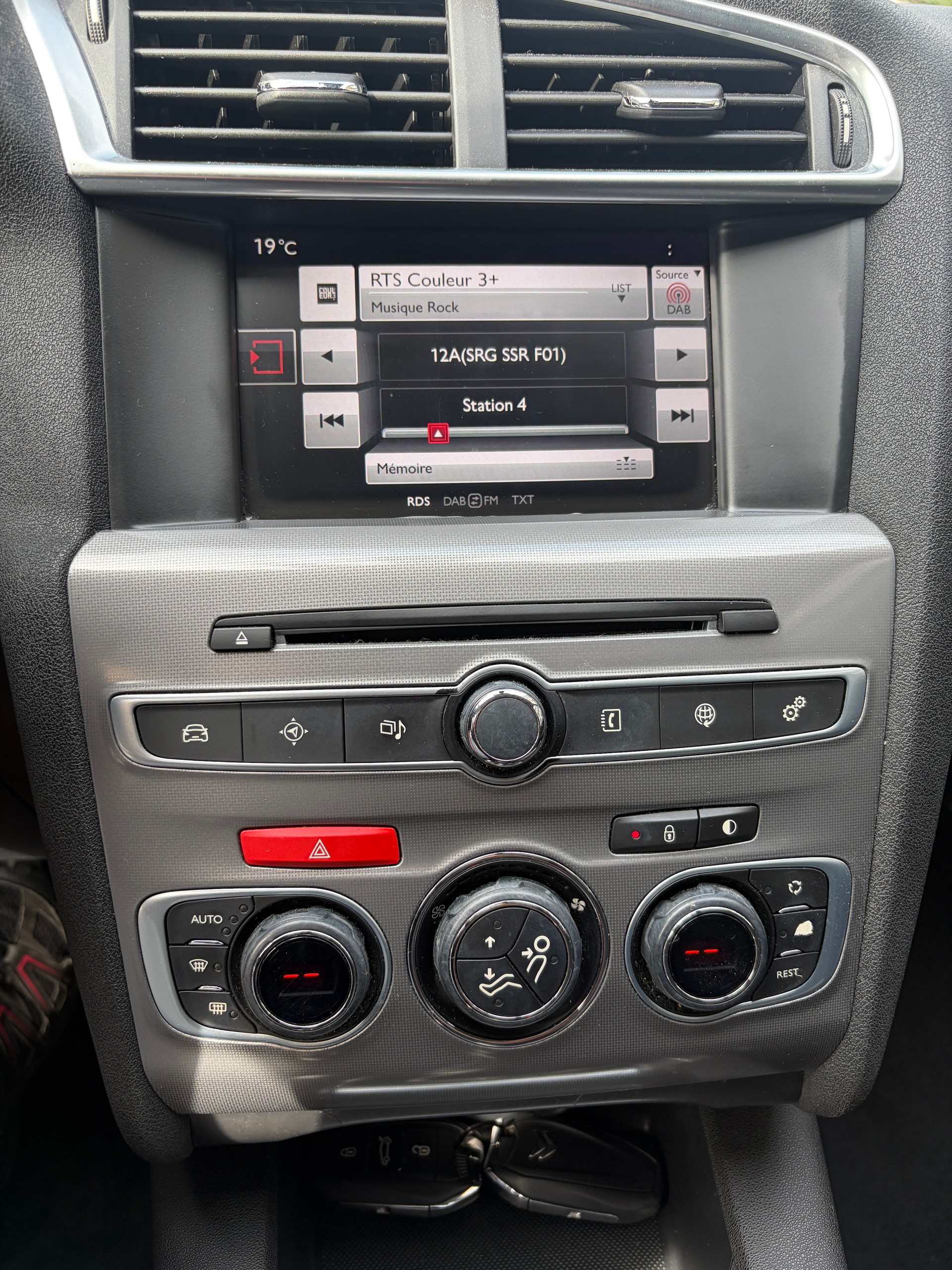 CITROEN C4 1.2 Pure Tech Shine-image-9