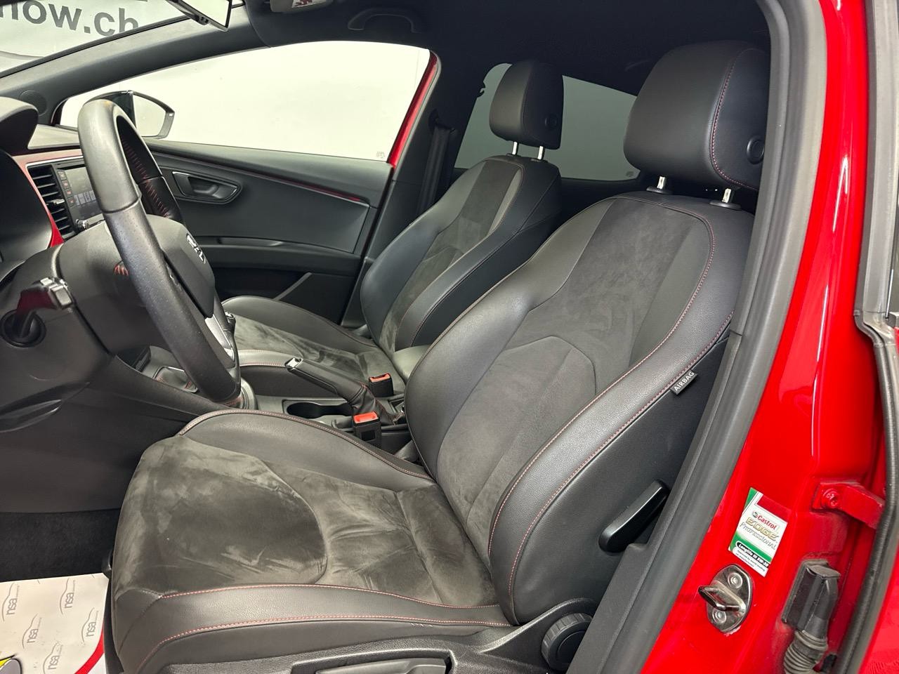 SEAT Leon 2.0 TDI FR-showroom-element-3
