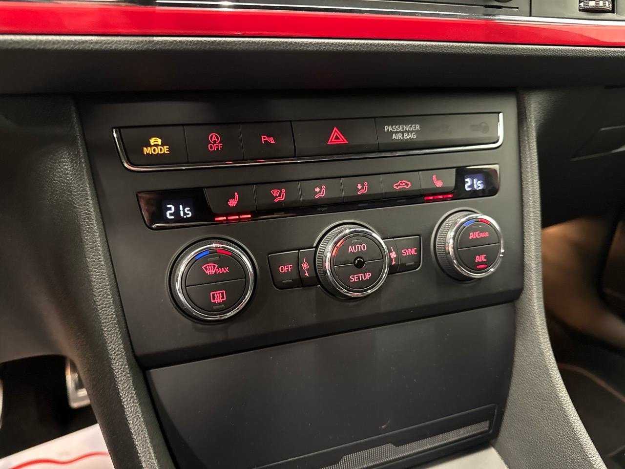 SEAT Leon 2.0 TDI FR-image-8