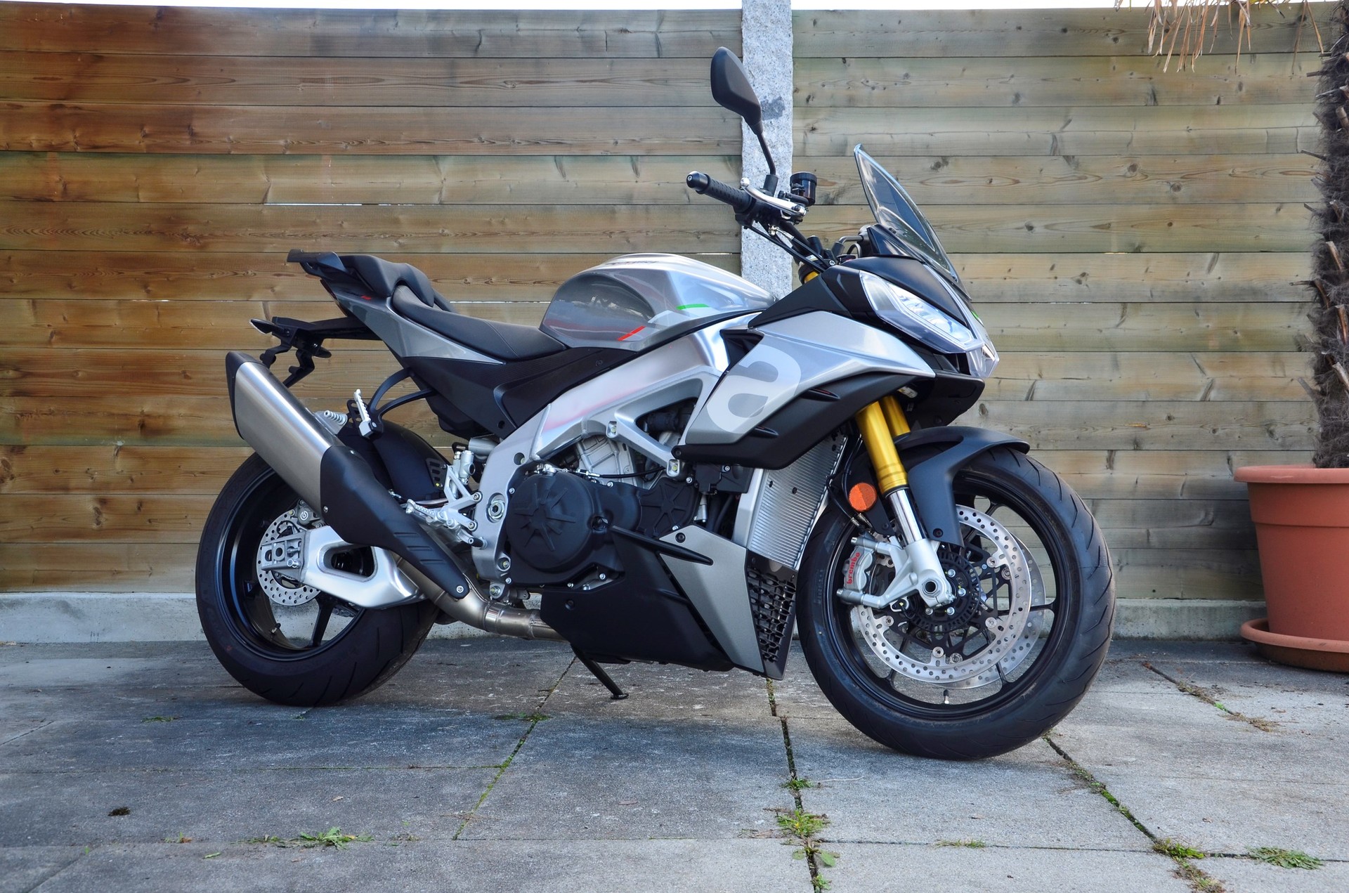 APRILIA Tuono V4 1100-image-0