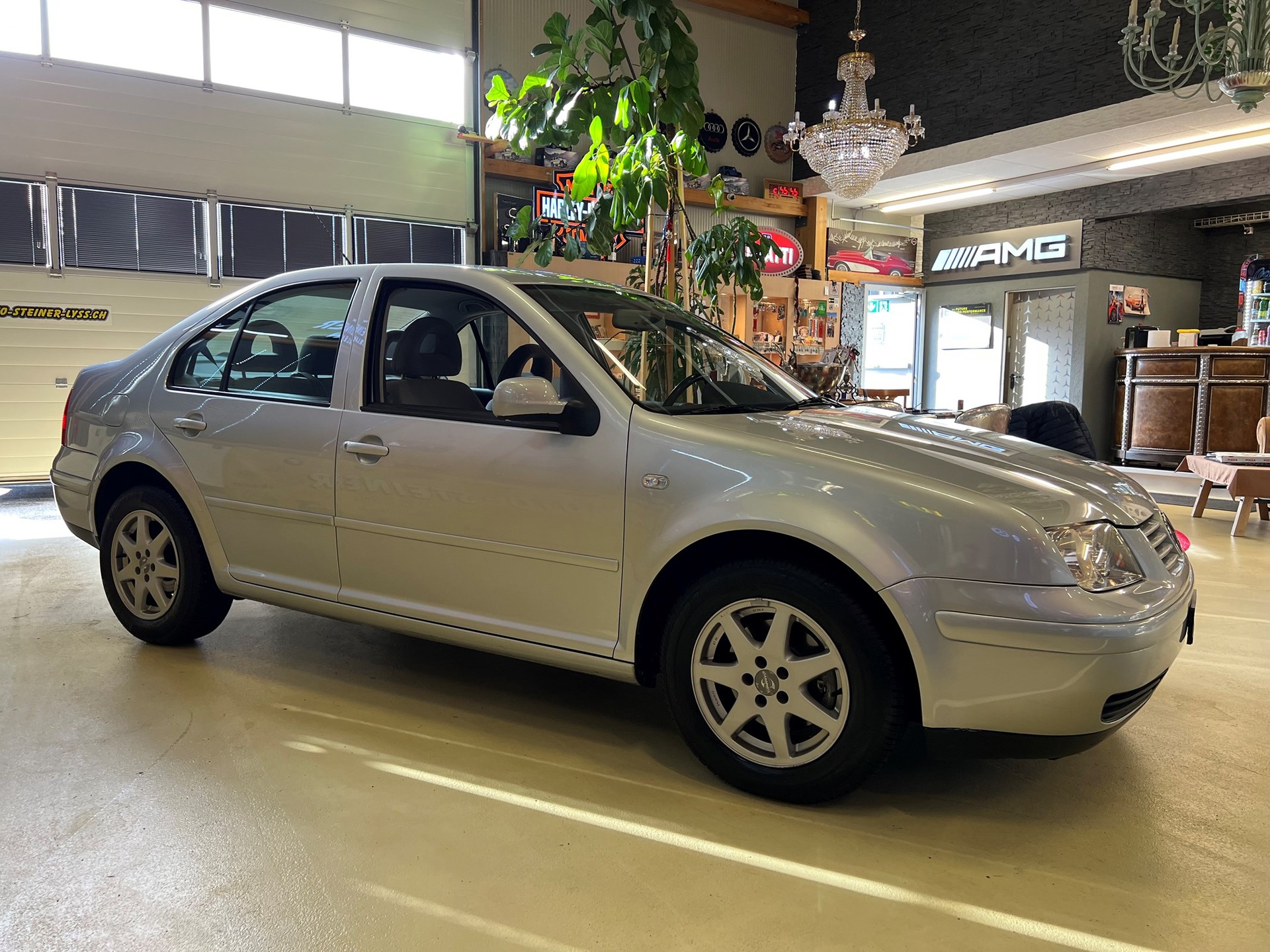VW BORA MIT ERST: 56`000 KM !! AUTOMAT !! FRISCH AB MFK !! BORA 2.0 COMPFORTLINE-image-16