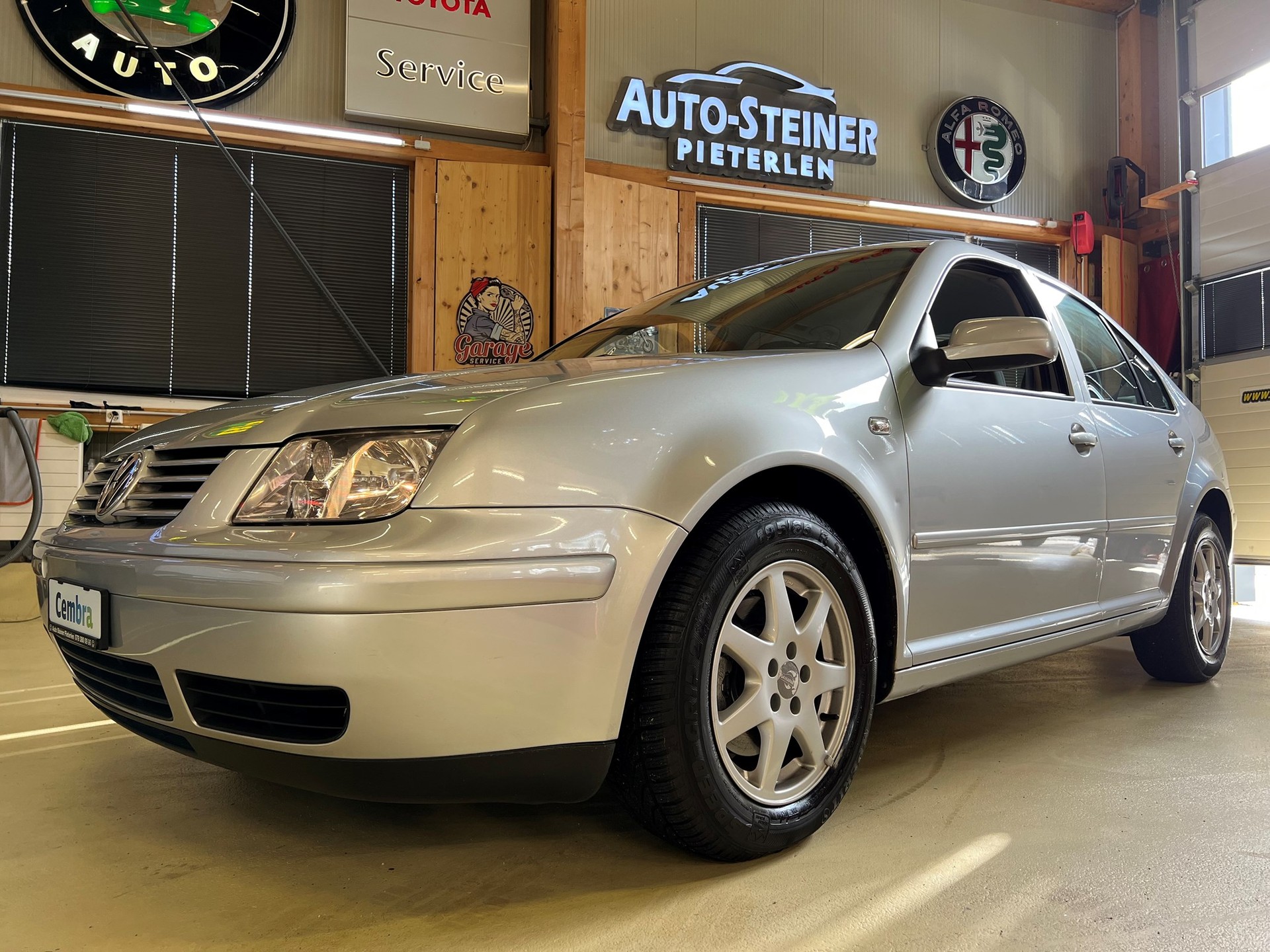 VW BORA MIT ERST: 56`000 KM !! AUTOMAT !! FRISCH AB MFK !! BORA 2.0 COMPFORTLINE-image-22