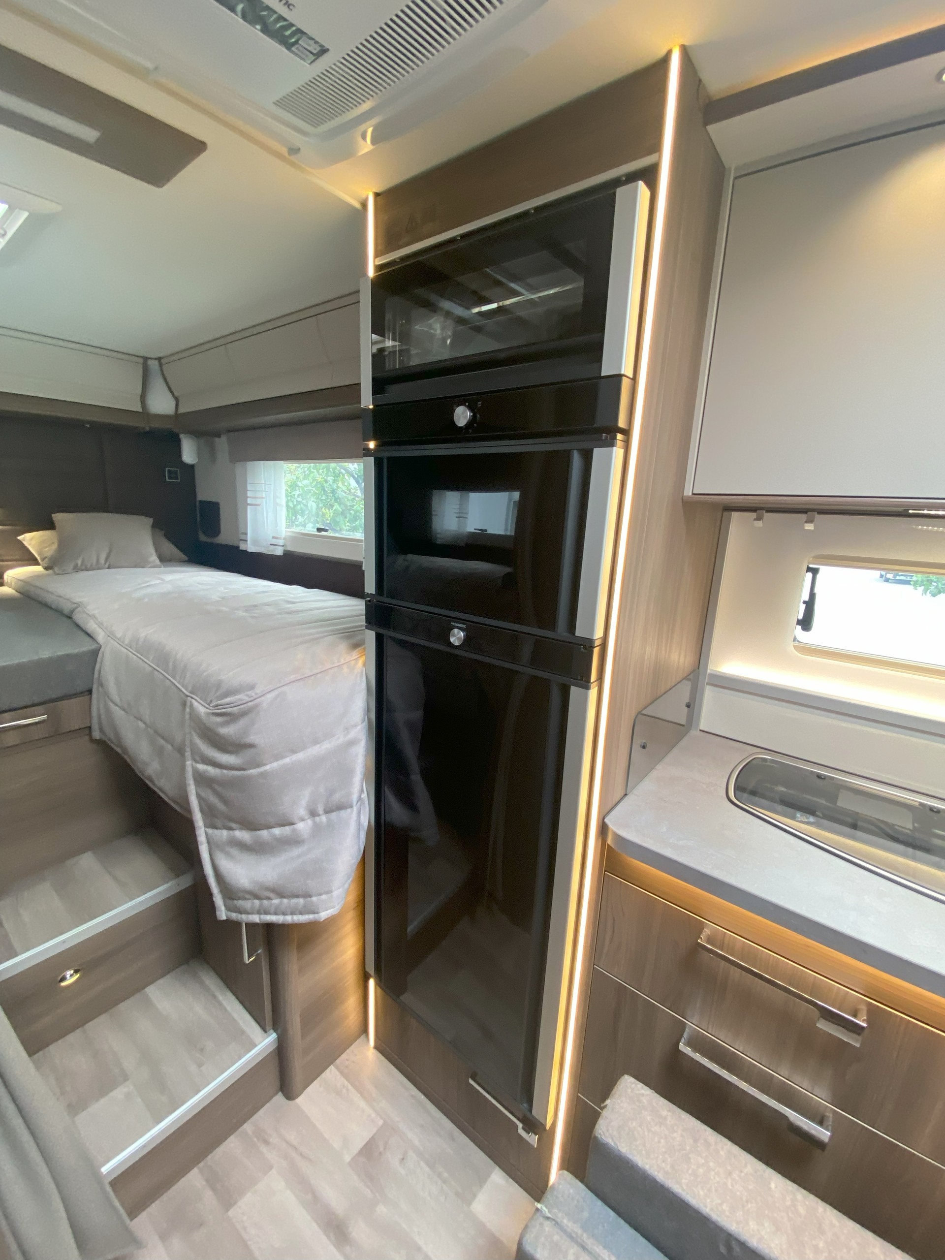 KABE Crown i760 LGB-showroom-element-3