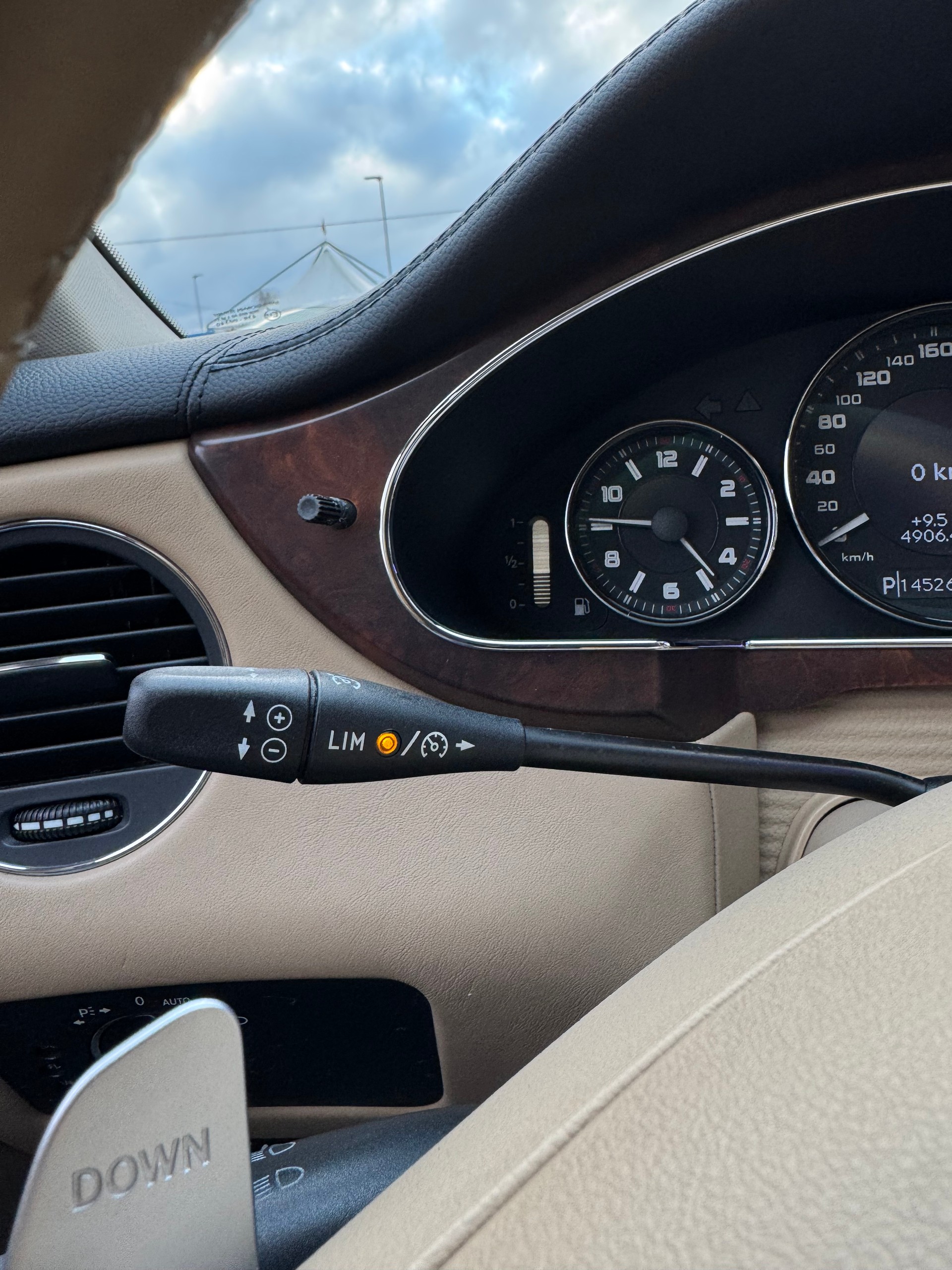 MERCEDES-BENZ CLS 63 AMG 7G-Tronic-image-16