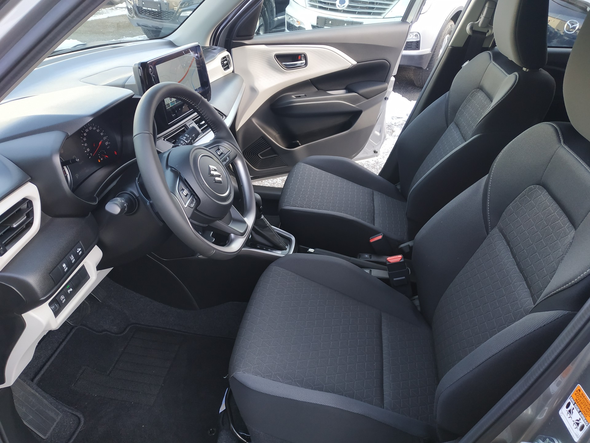 SUZUKI Swift 1.2 Compact Top Hybrid CVT MY25-image-10