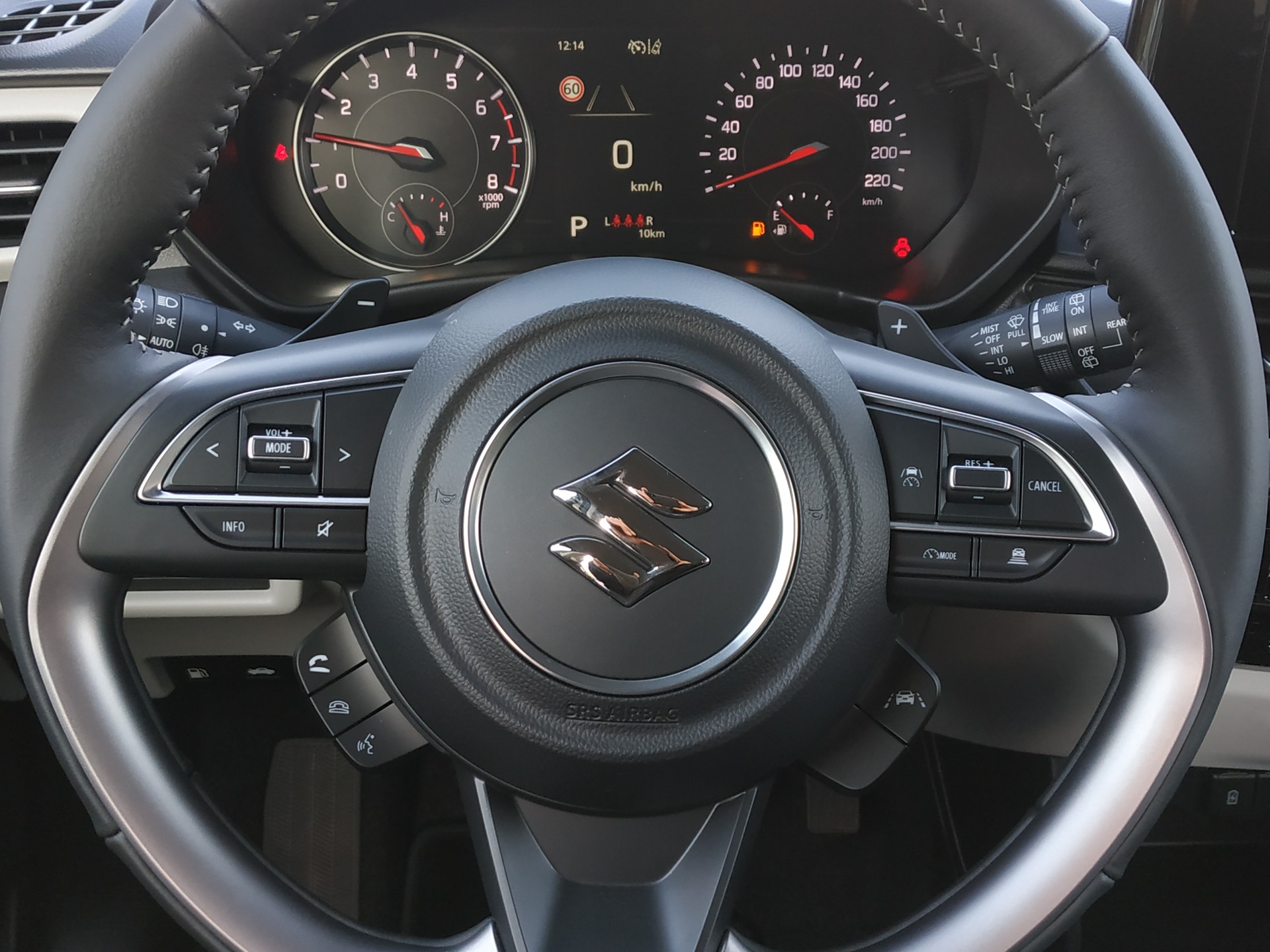 SUZUKI Swift 1.2 Compact Top Hybrid CVT MY25-image-15