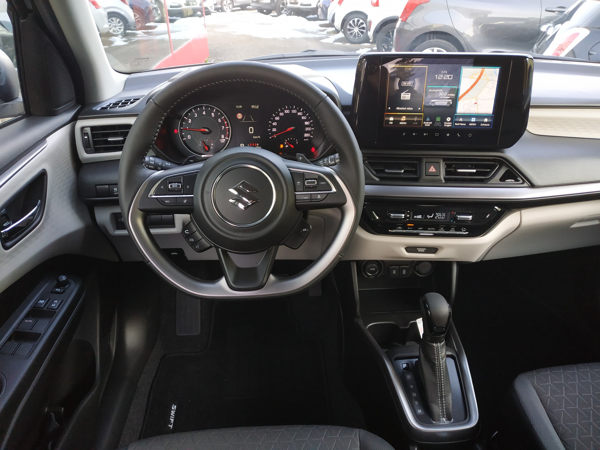 SUZUKI Swift 1.2 Compact Top Hybrid CVT MY25-image-9