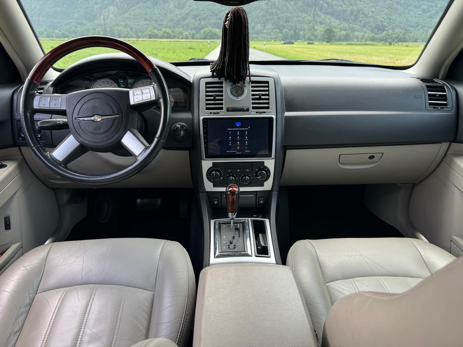CHRYSLER 300C 5.7 HEMI V8-image-5