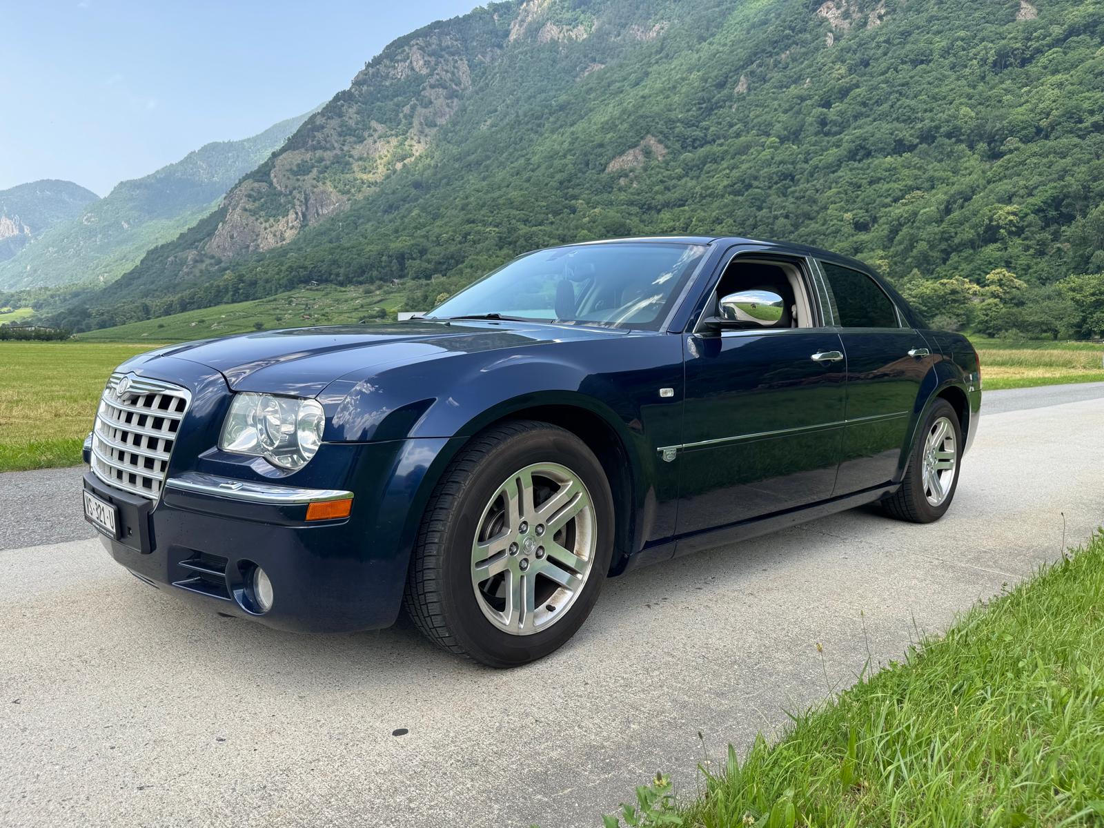 CHRYSLER 300C 5.7 HEMI V8-image-2