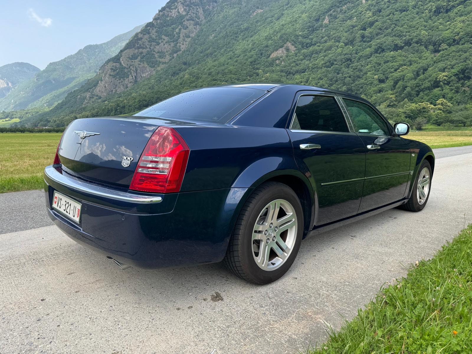 CHRYSLER 300C 5.7 HEMI V8-image-1