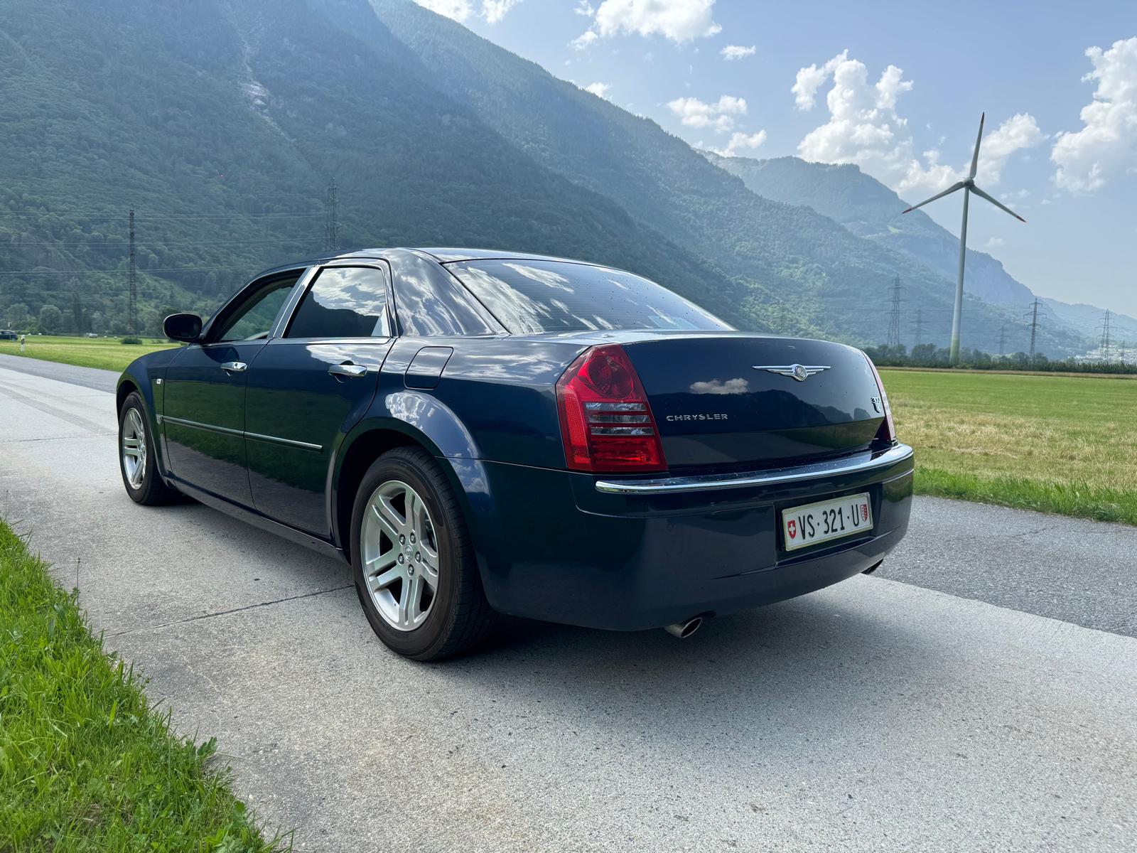 CHRYSLER 300C 5.7 HEMI V8-image-3
