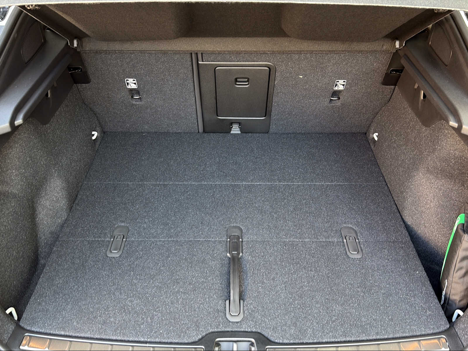 VOLVO C40 Recharge E80 82kWh Twin AWD Pure Electric Ultimate-image-6