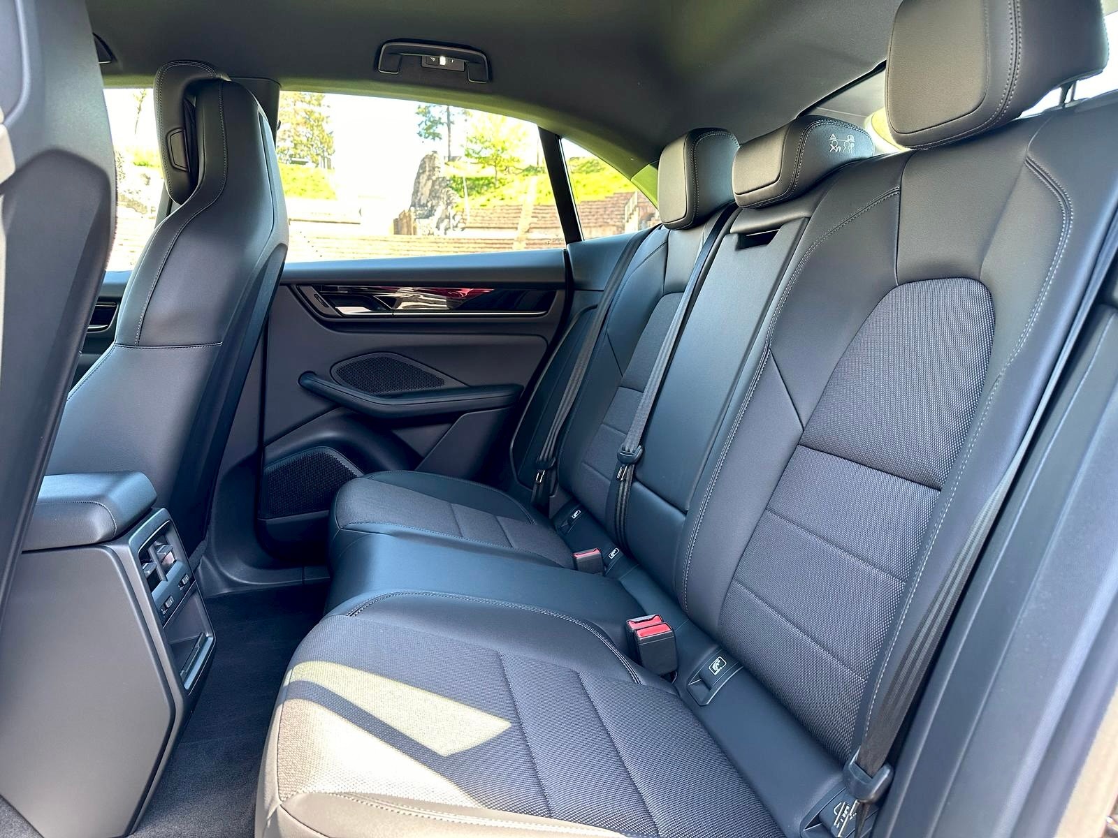 PORSCHE Macan 4S-image-11