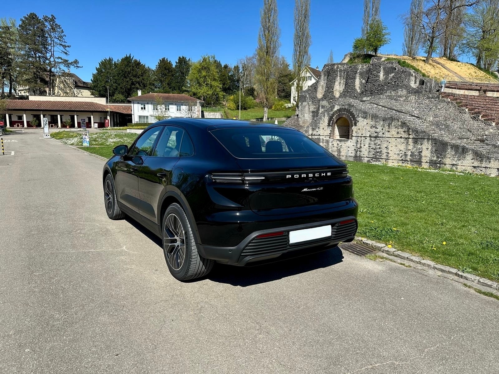 PORSCHE Macan 4S-image-5