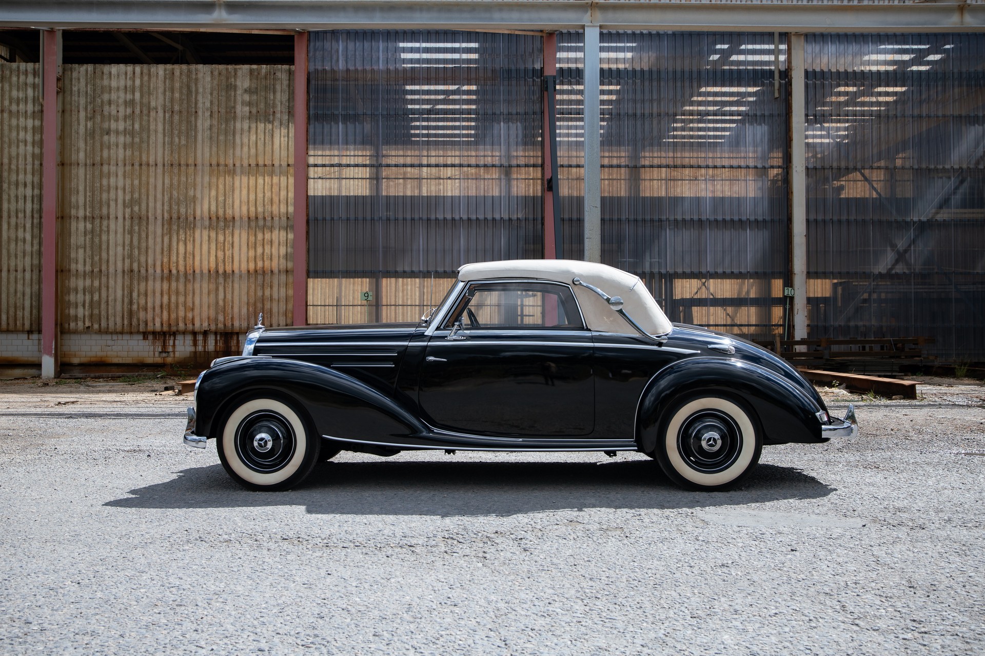 MERCEDES-BENZ 220 Cabriolet A (W187)-image-1