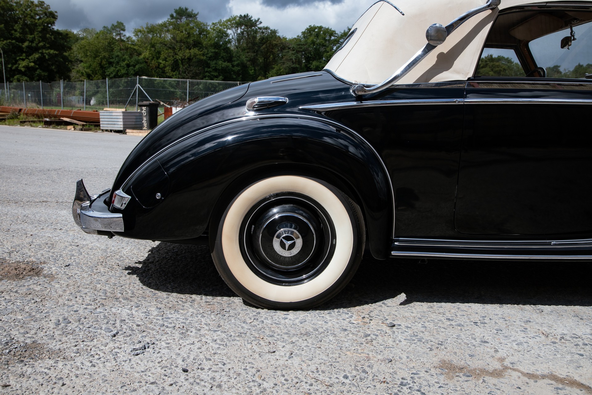 MERCEDES-BENZ 220 Cabriolet A (W187)-image-13