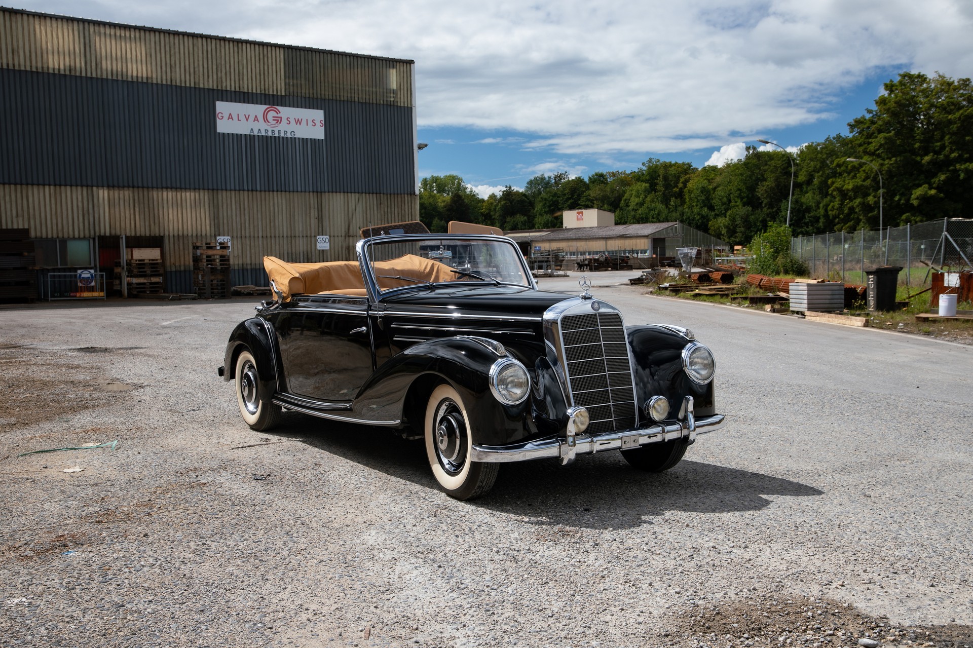 MERCEDES-BENZ 220 Cabriolet A (W187)-image-2