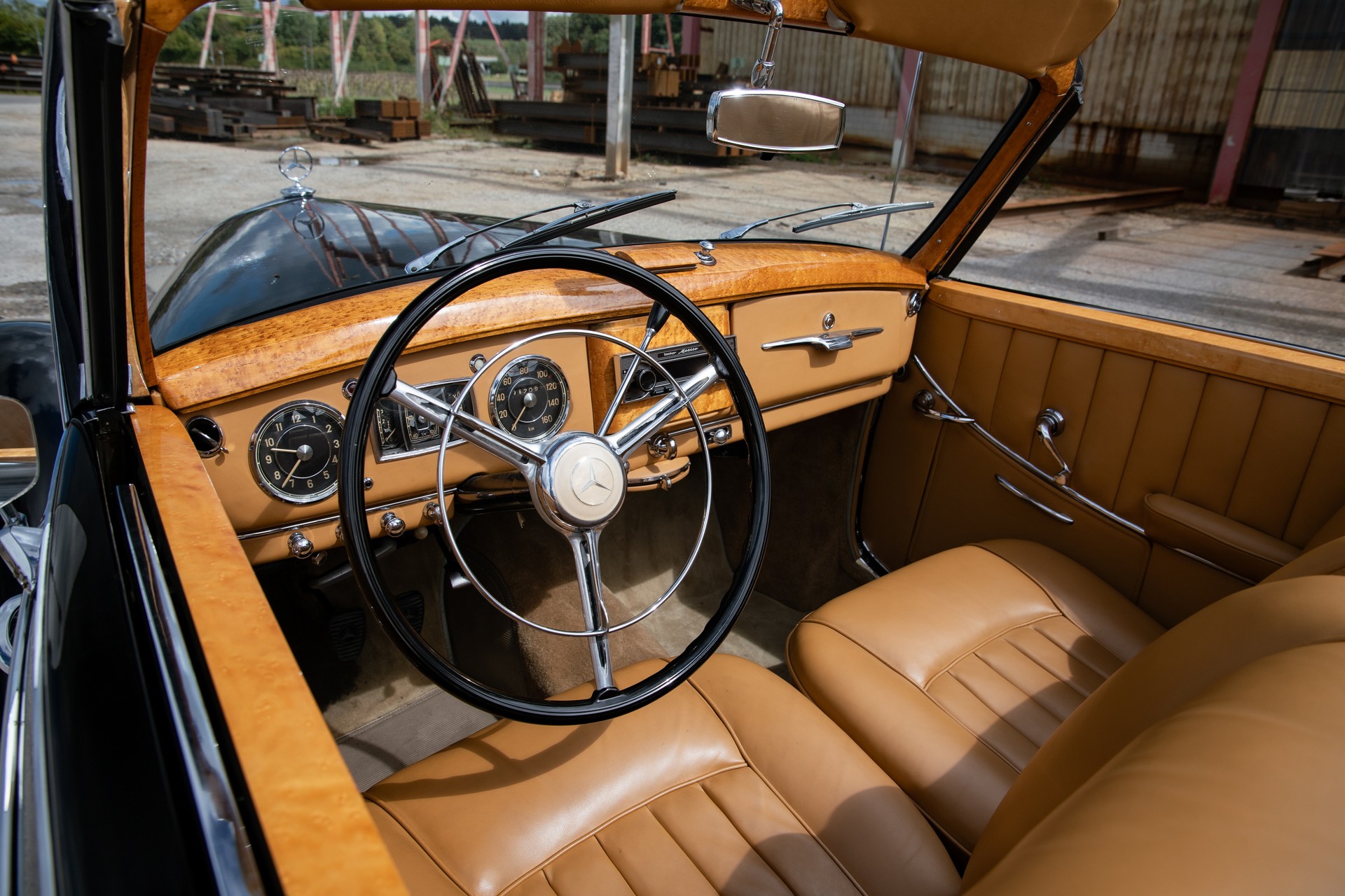 MERCEDES-BENZ 220 Cabriolet A (W187)-image-9