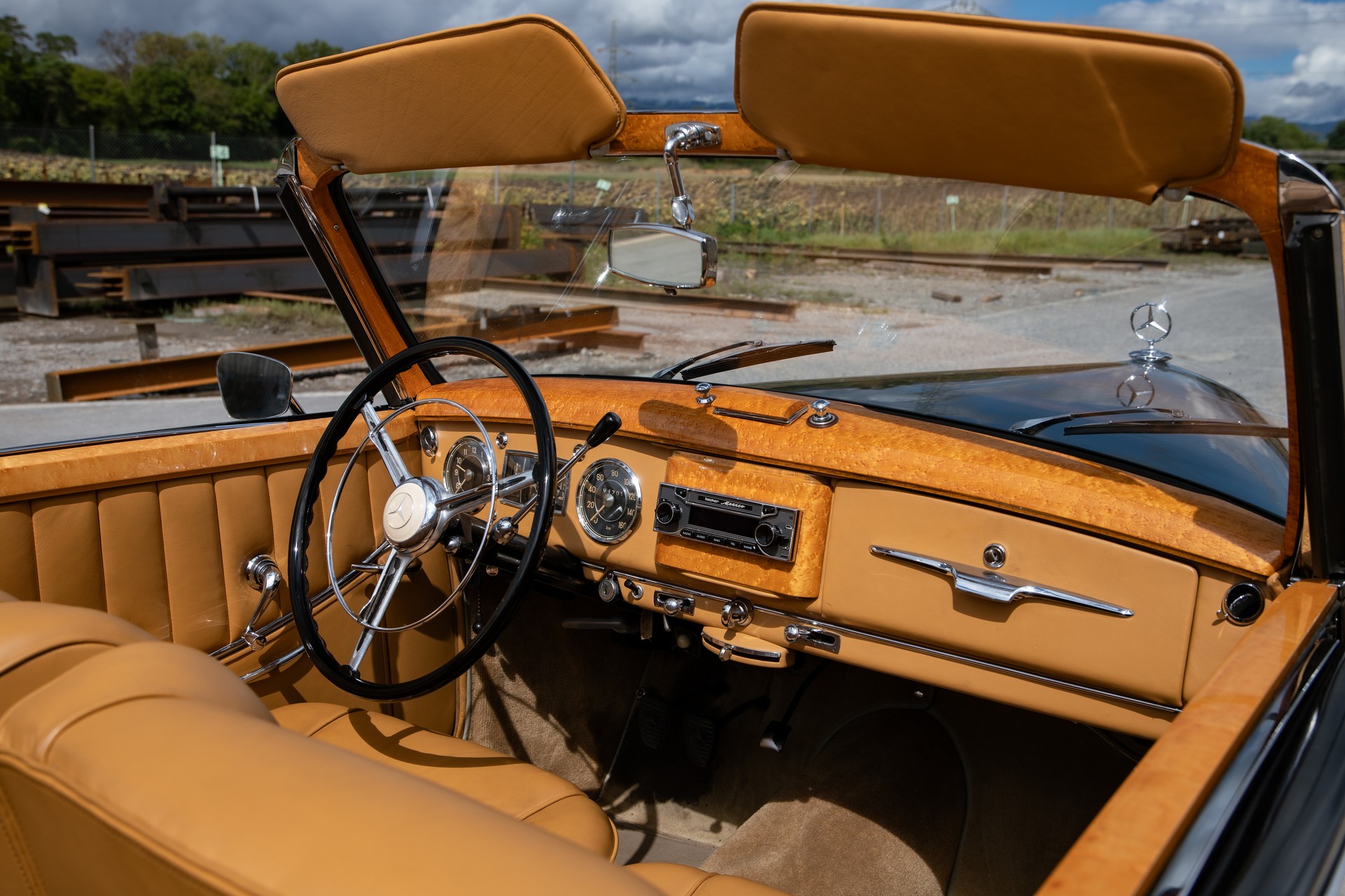 MERCEDES-BENZ 220 Cabriolet A (W187)-image-10