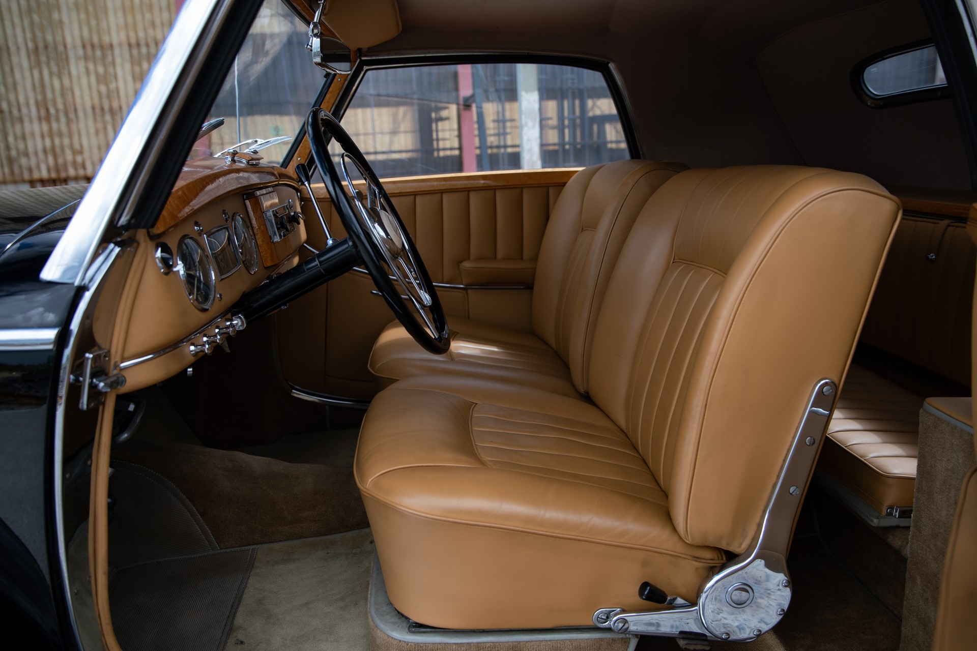 MERCEDES-BENZ 220 Cabriolet A (W187)-image-6