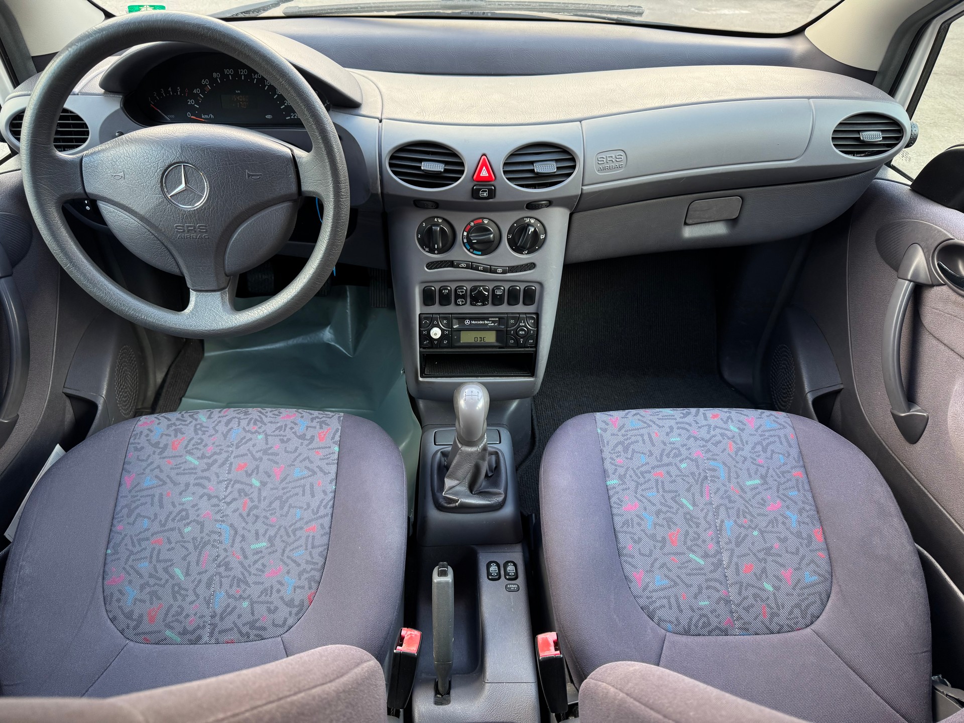 MERCEDES-BENZ A 140 Classic-image-12