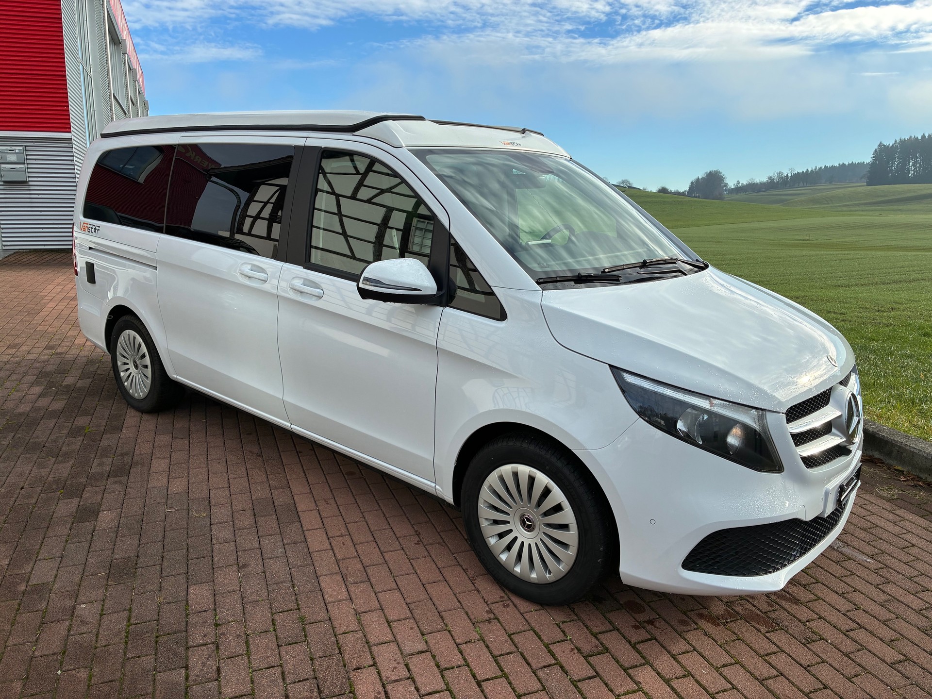 MERCEDES-BENZ