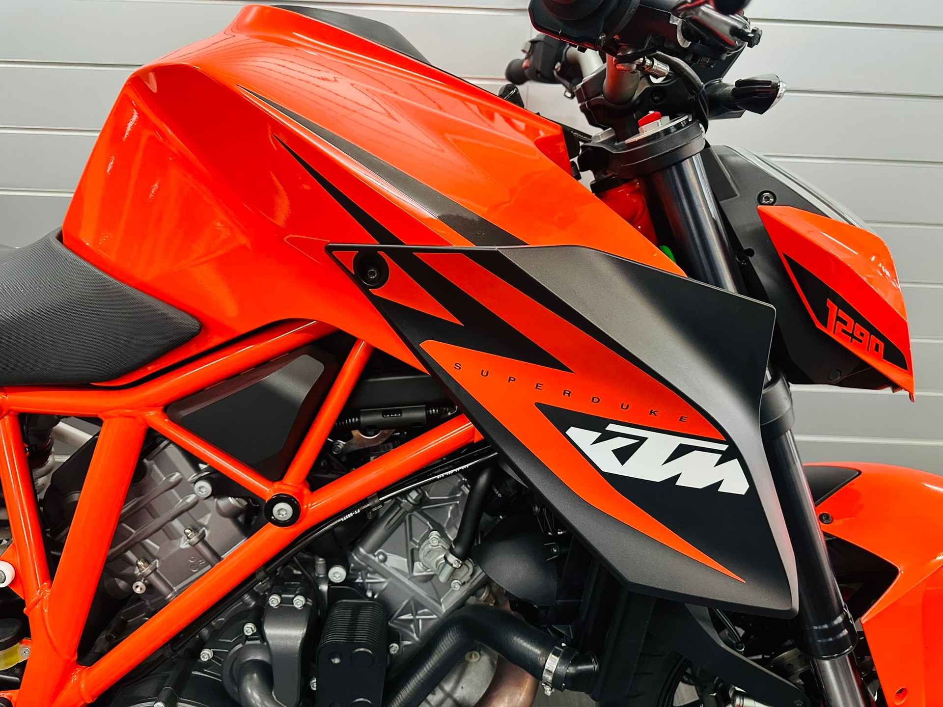 KTM 1290 Super Duke R-image-1