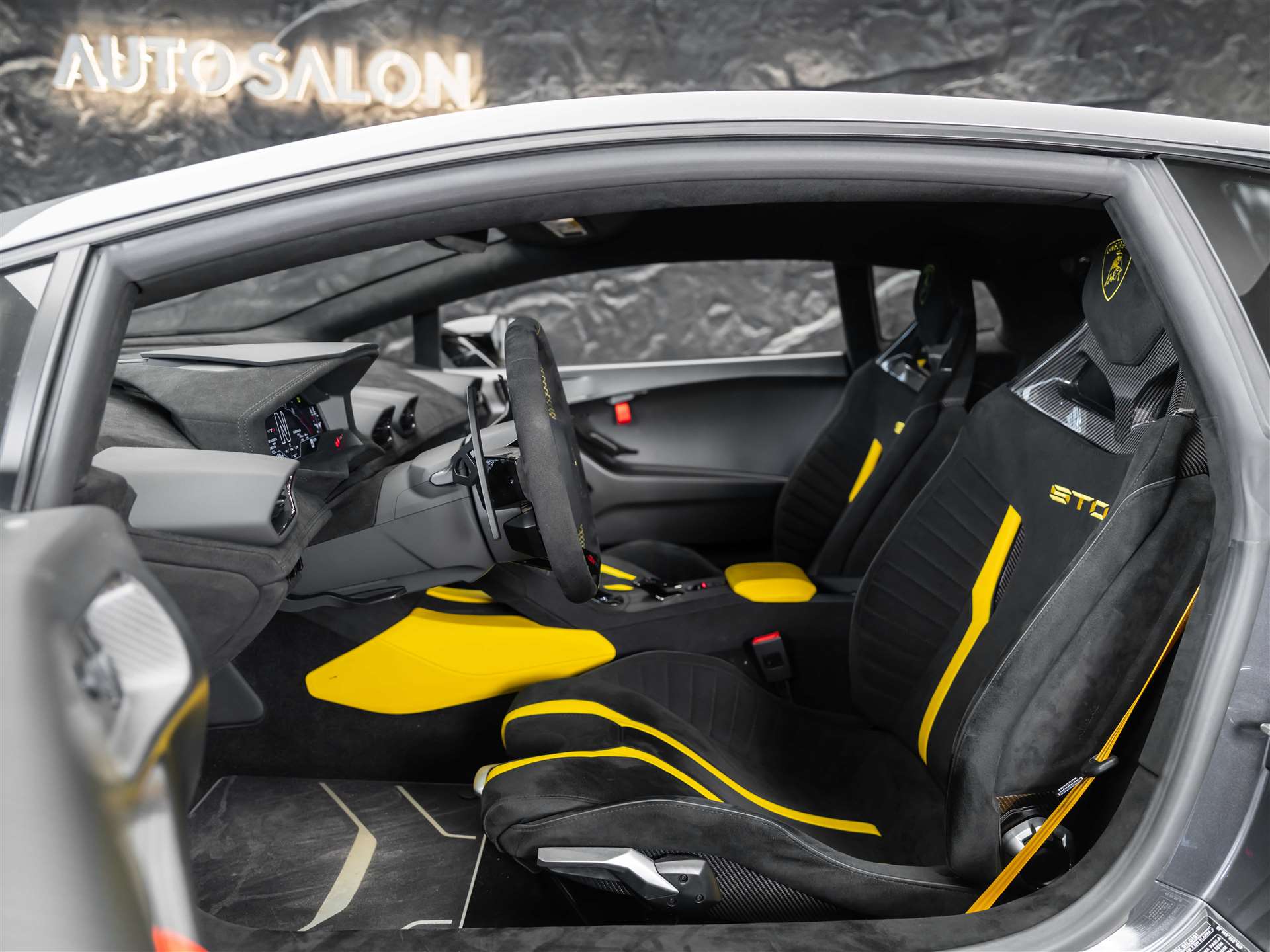 LAMBORGHINI Huracan STO Coupé DCT RWD-image-10