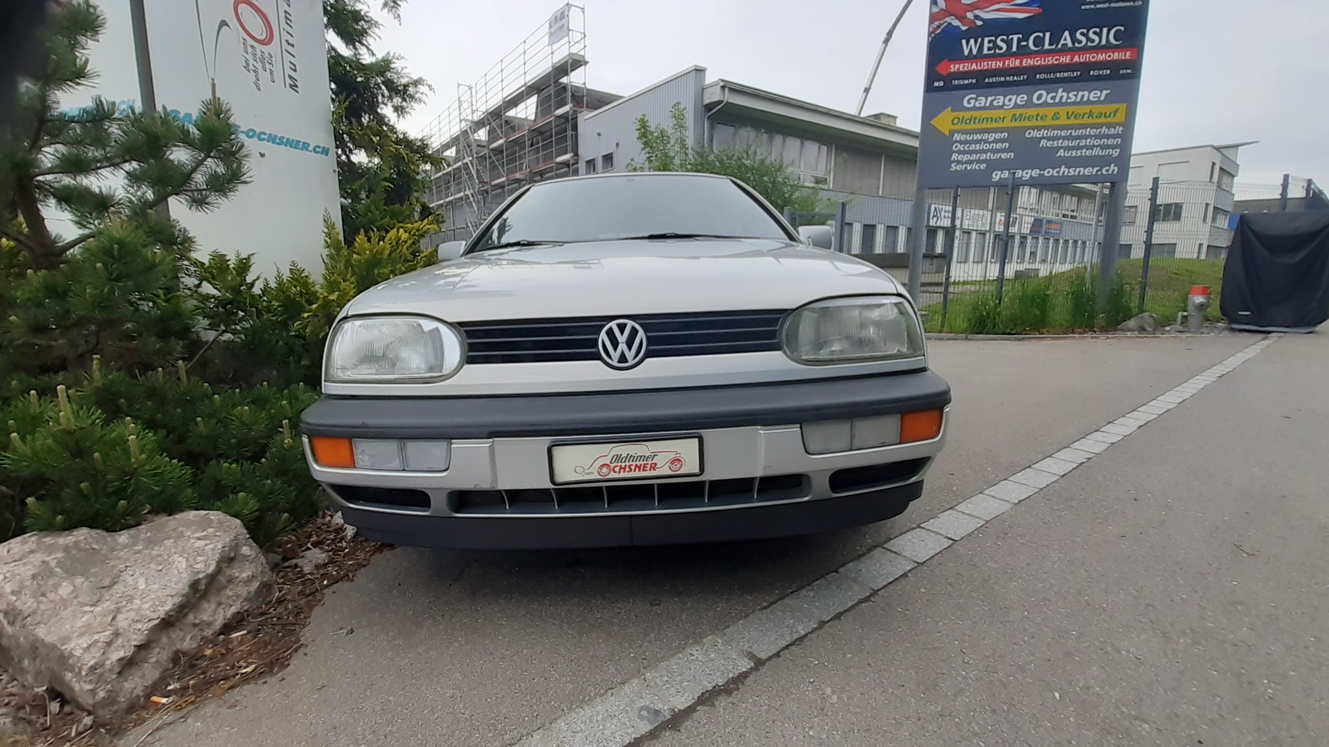 VW Golf 1800 S-Plus (GL)-showroom-element-1