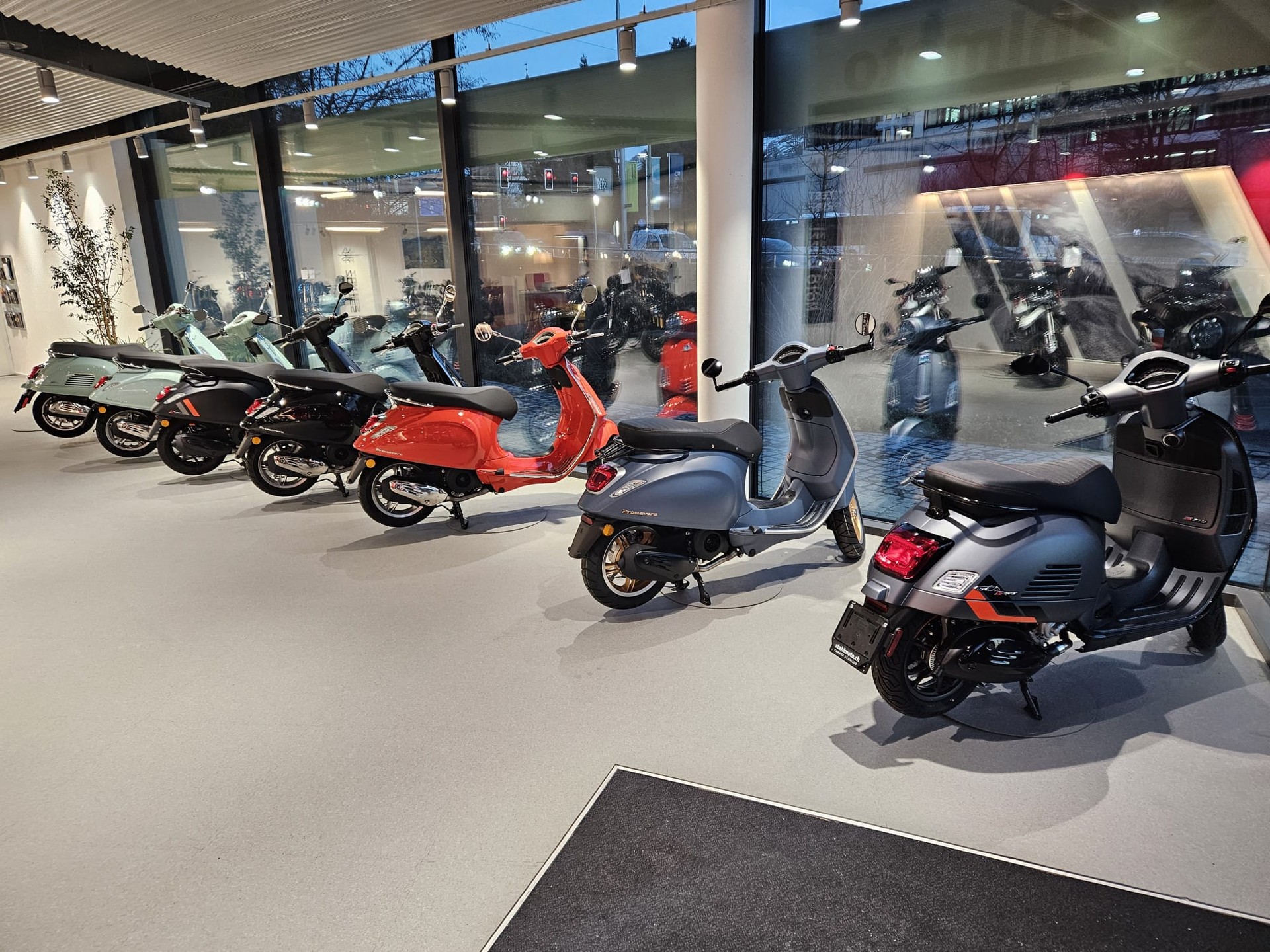 PIAGGIO Vespa 125 Sprint Sport E5+-image-12