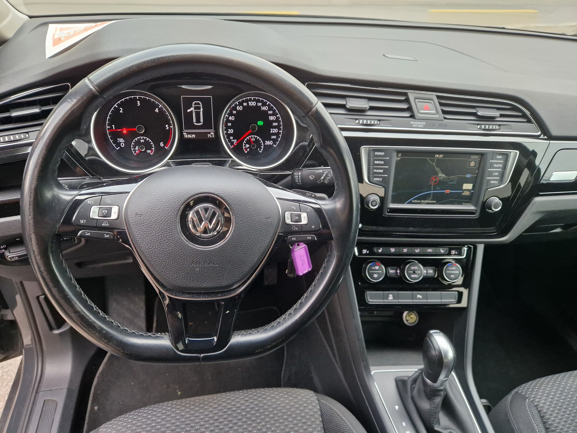 VW Touran 1.6 TDI BlueMotion Technology Comfortline DSG-image-11