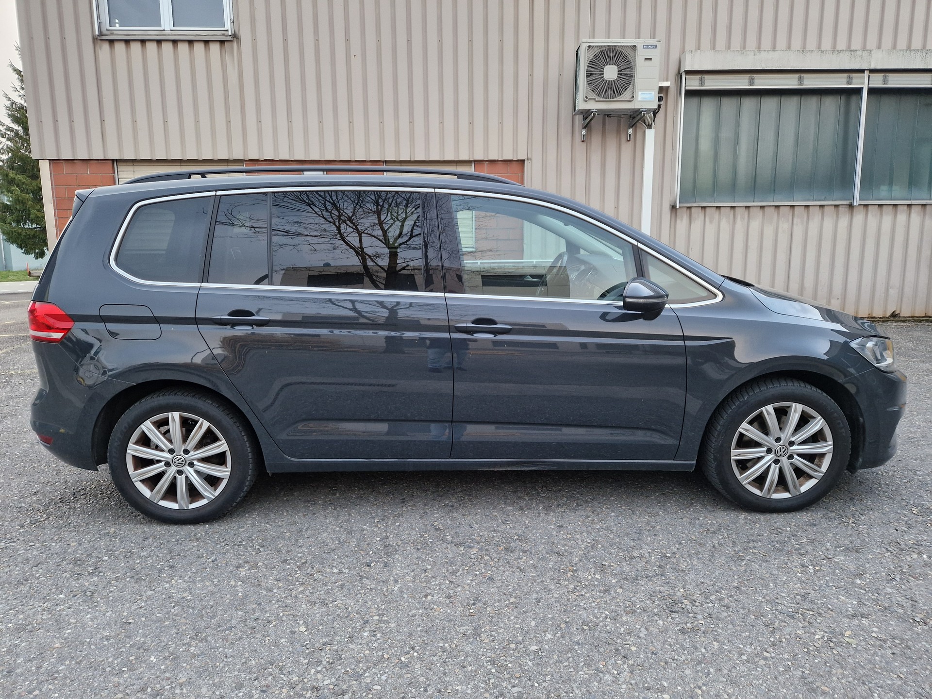 VW Touran 1.6 TDI BlueMotion Technology Comfortline DSG-image-11