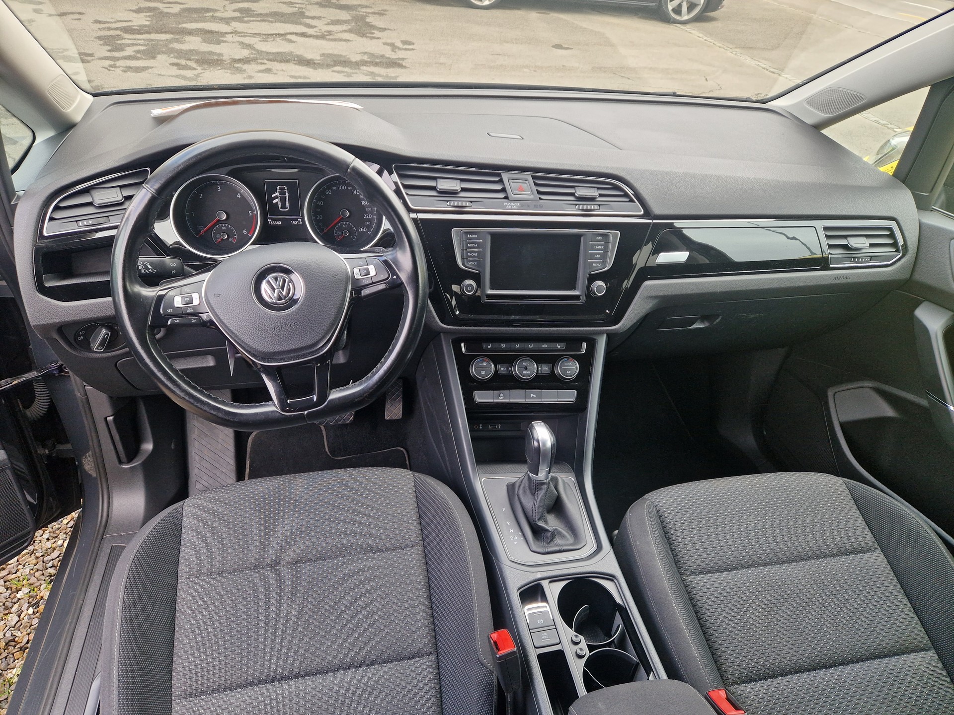 VW Touran 1.6 TDI BlueMotion Technology Comfortline DSG-image-8
