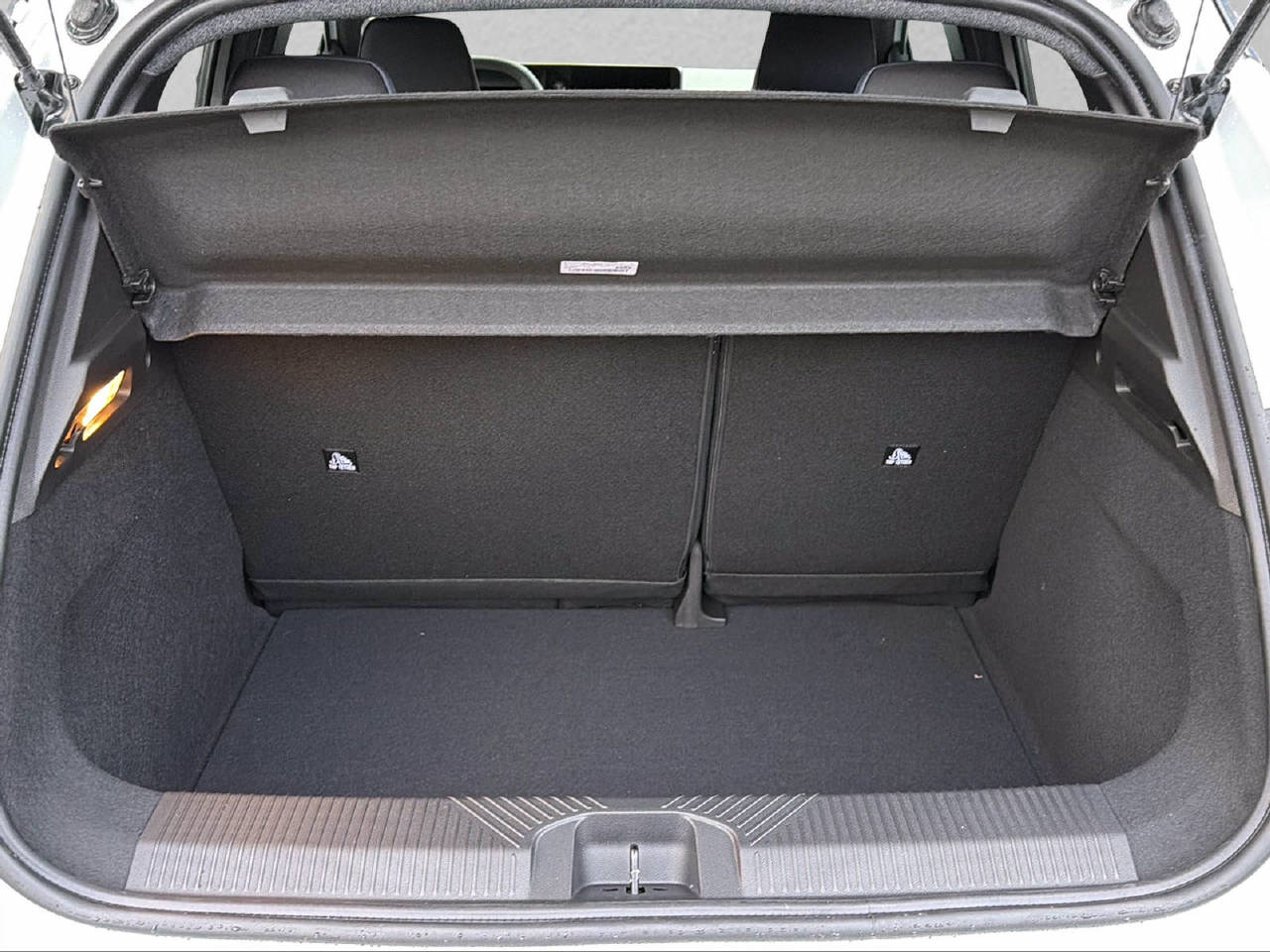 NISSAN Micra Evolve 52 kWh 150 PS-image-7