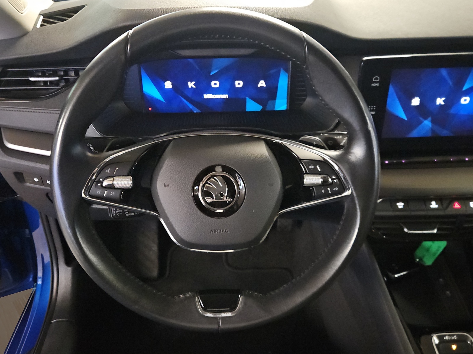 SKODA Octavia Combi 2.0 TDI DSG Ambition 4x4-image-10